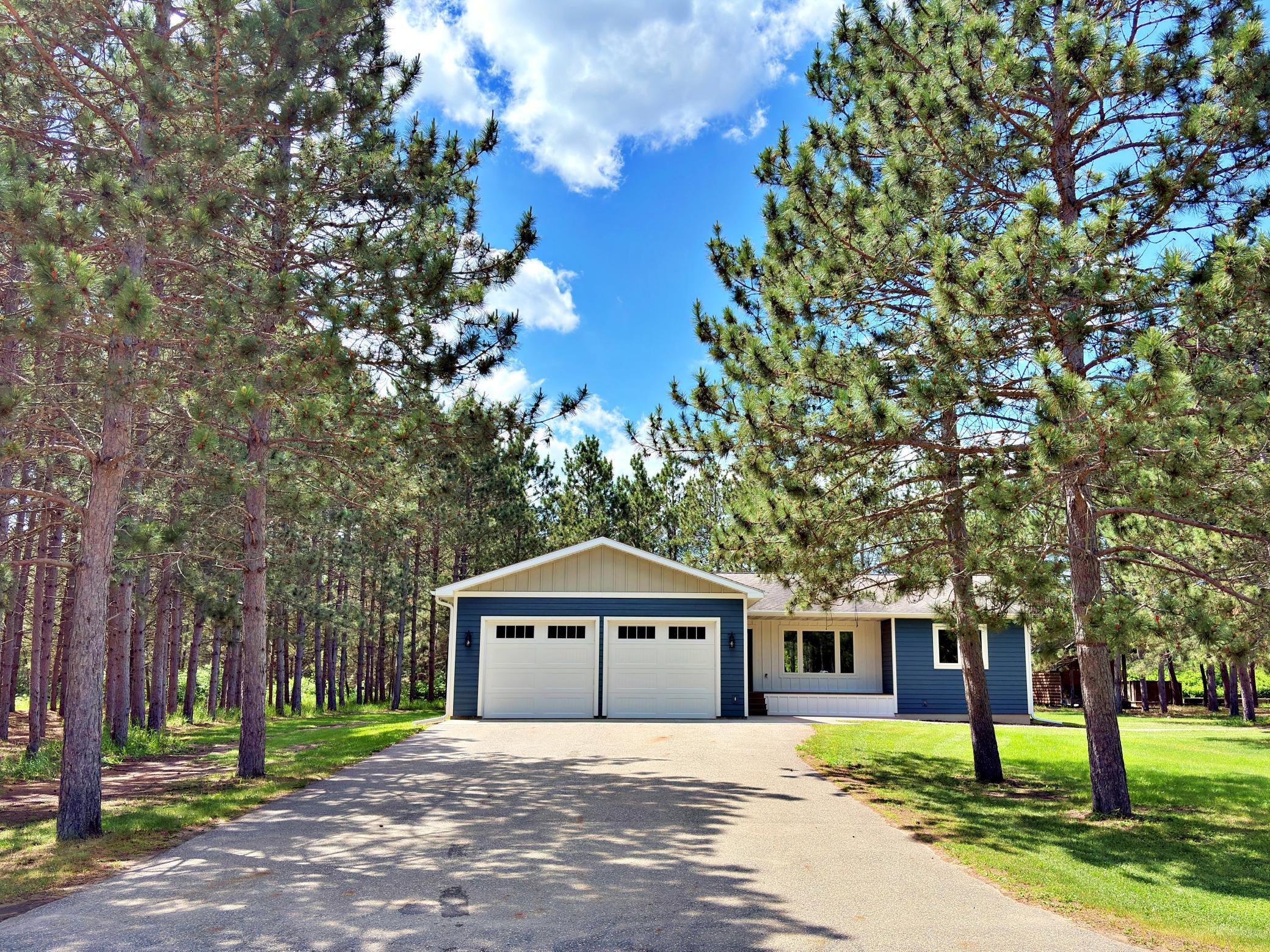 2006 single family home for sale at 37215 Pine Cone Drive in Menahga, MN — 5 bed, 3 bath (photo 2 of 7)