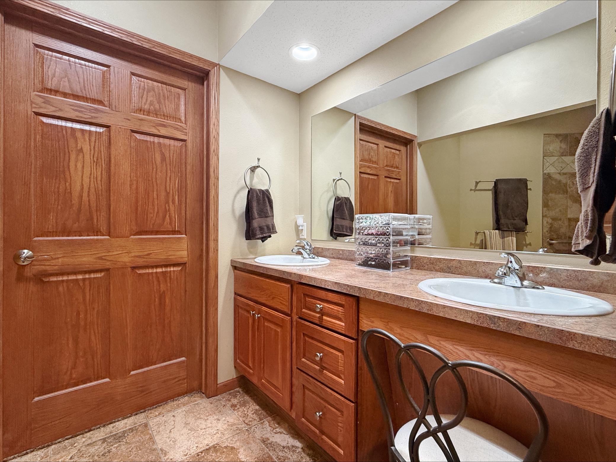 2007 townhouse for sale at 500 Shoreacres Court SW in Bemidji, MN — 3 bed, 3 bath (photo 18 of 33)