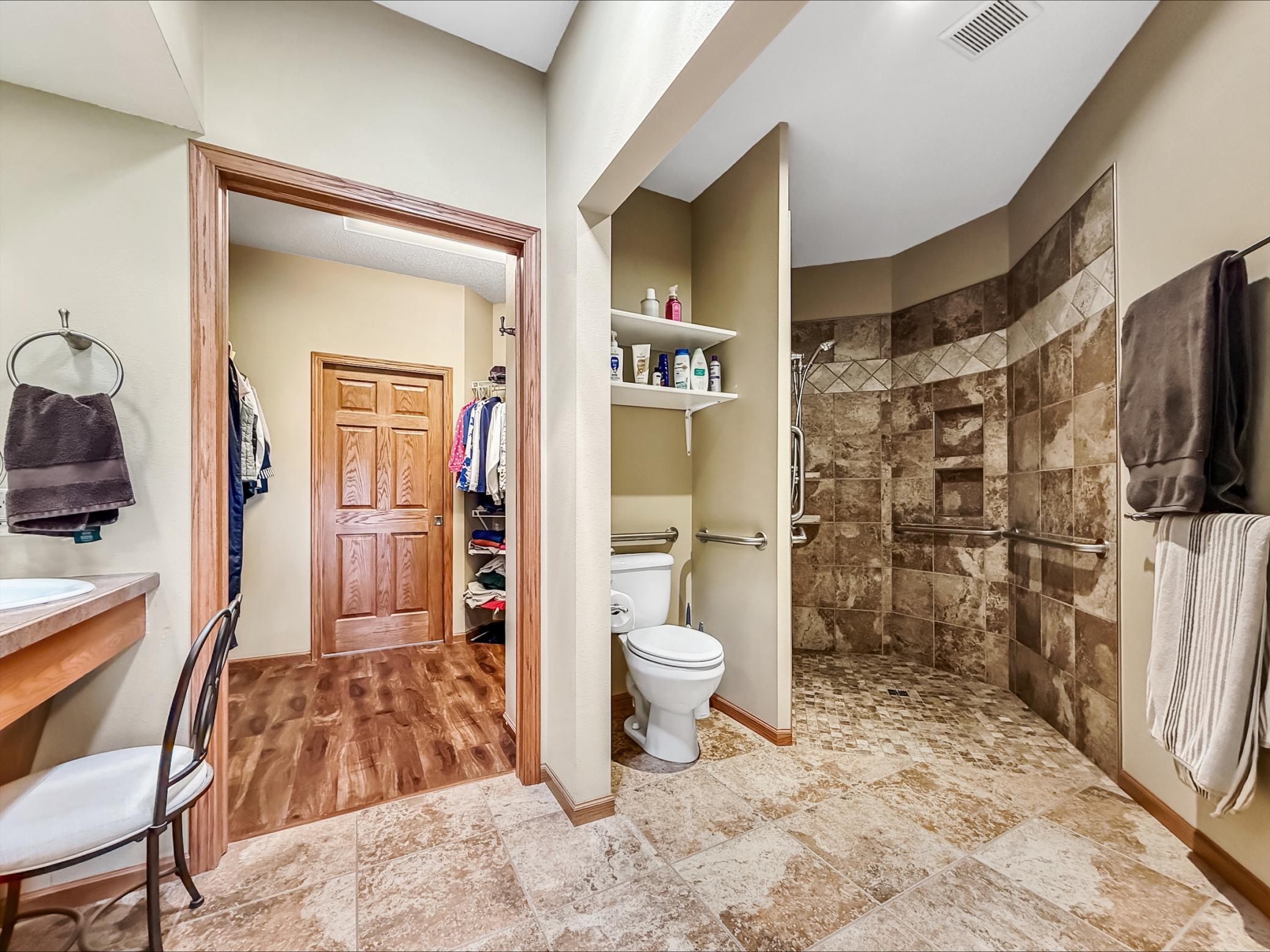 2007 townhouse for sale at 500 Shoreacres Court SW in Bemidji, MN — 3 bed, 3 bath (photo 7 of 33)