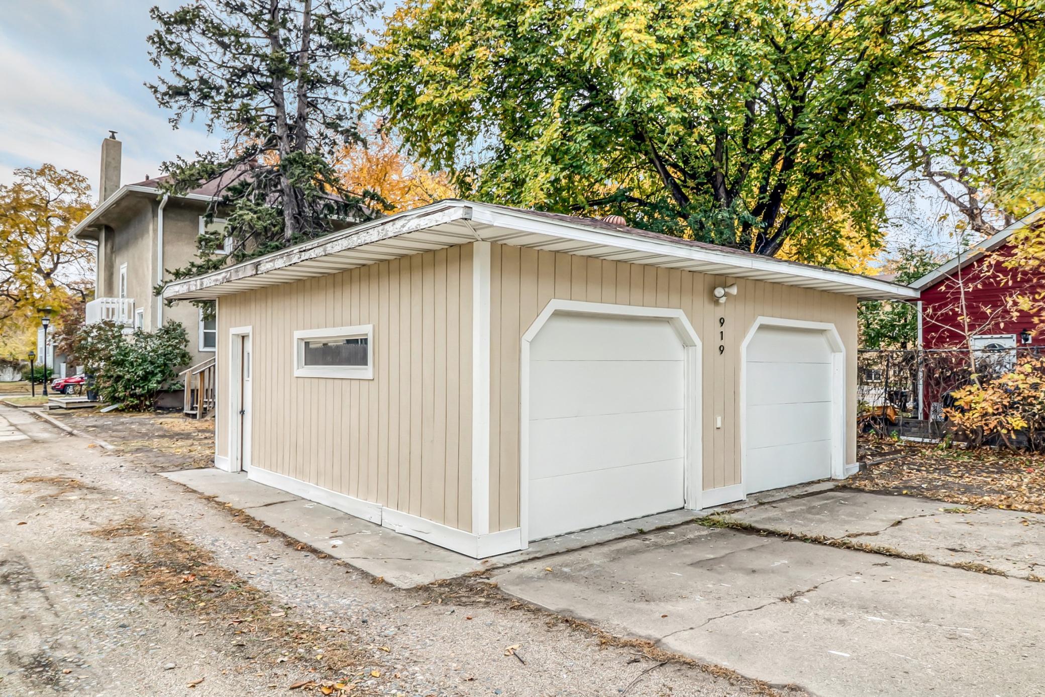 919 4th Street N, Fargo ND 58102 - Photo 4 of 57