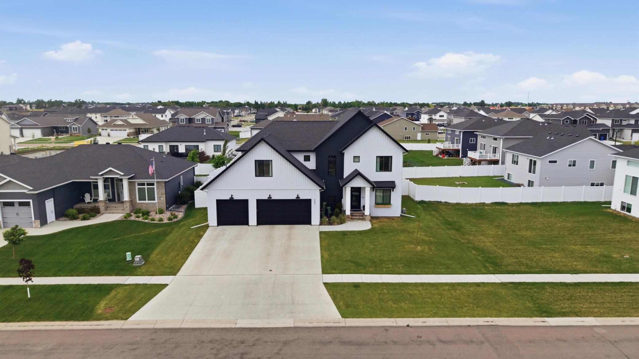 2651 Golden S Lane, Fargo ND 58104 - Photo 33 of 51