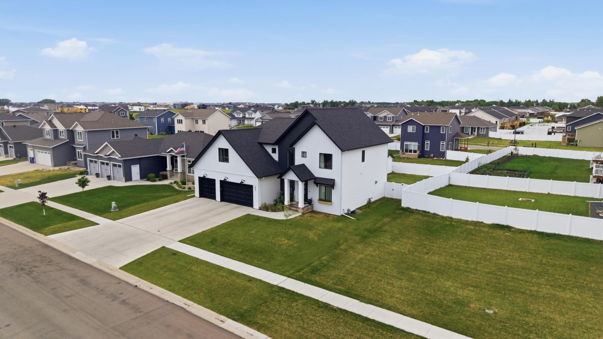 2651 Golden S Lane, Fargo ND 58104 - Photo 34 of 51