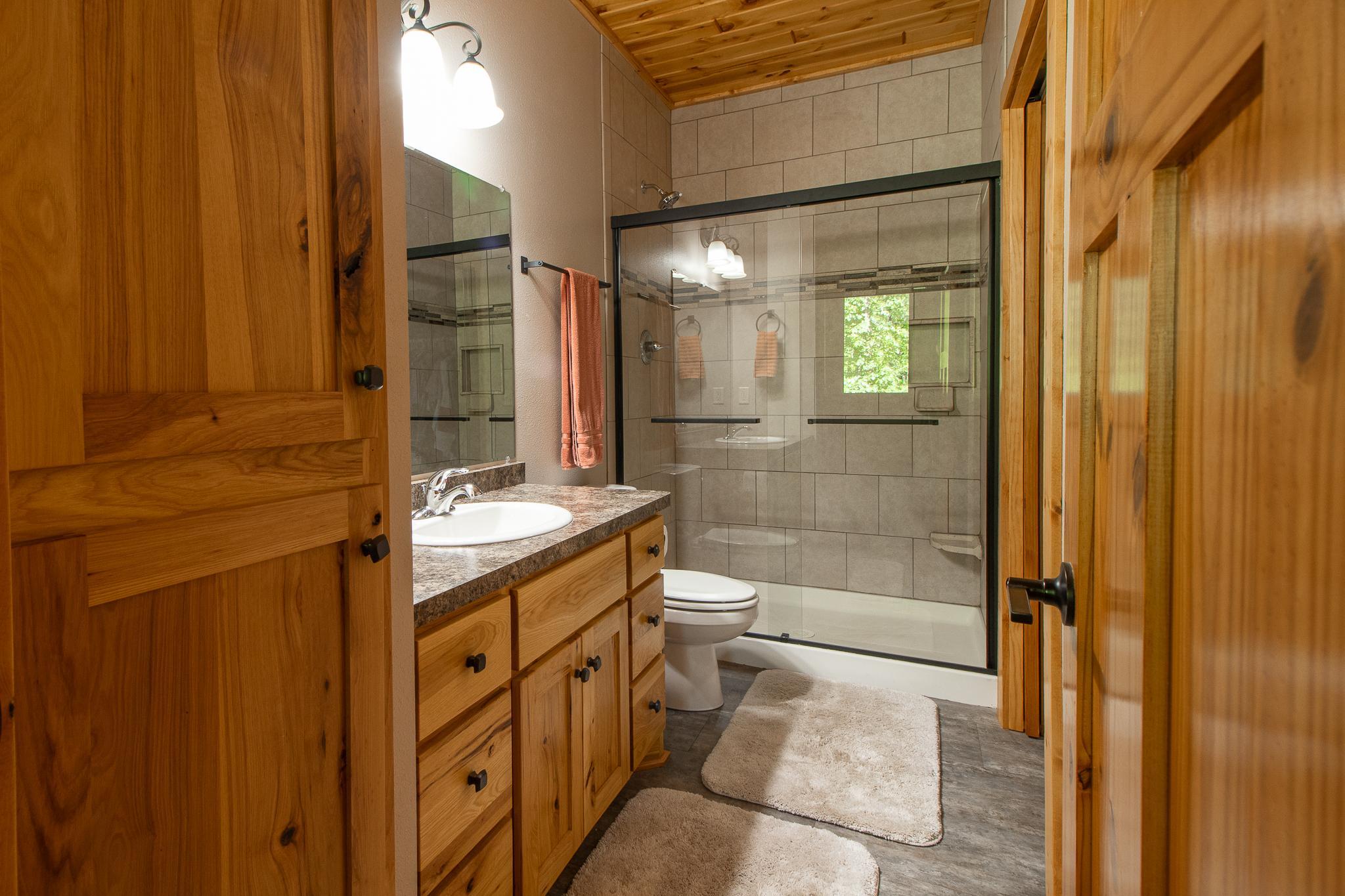 2019 single family home for sale at 22281 Shadow Point Road in Emily, MN — 5 bed, 2 bath (photo 13 of 47)
