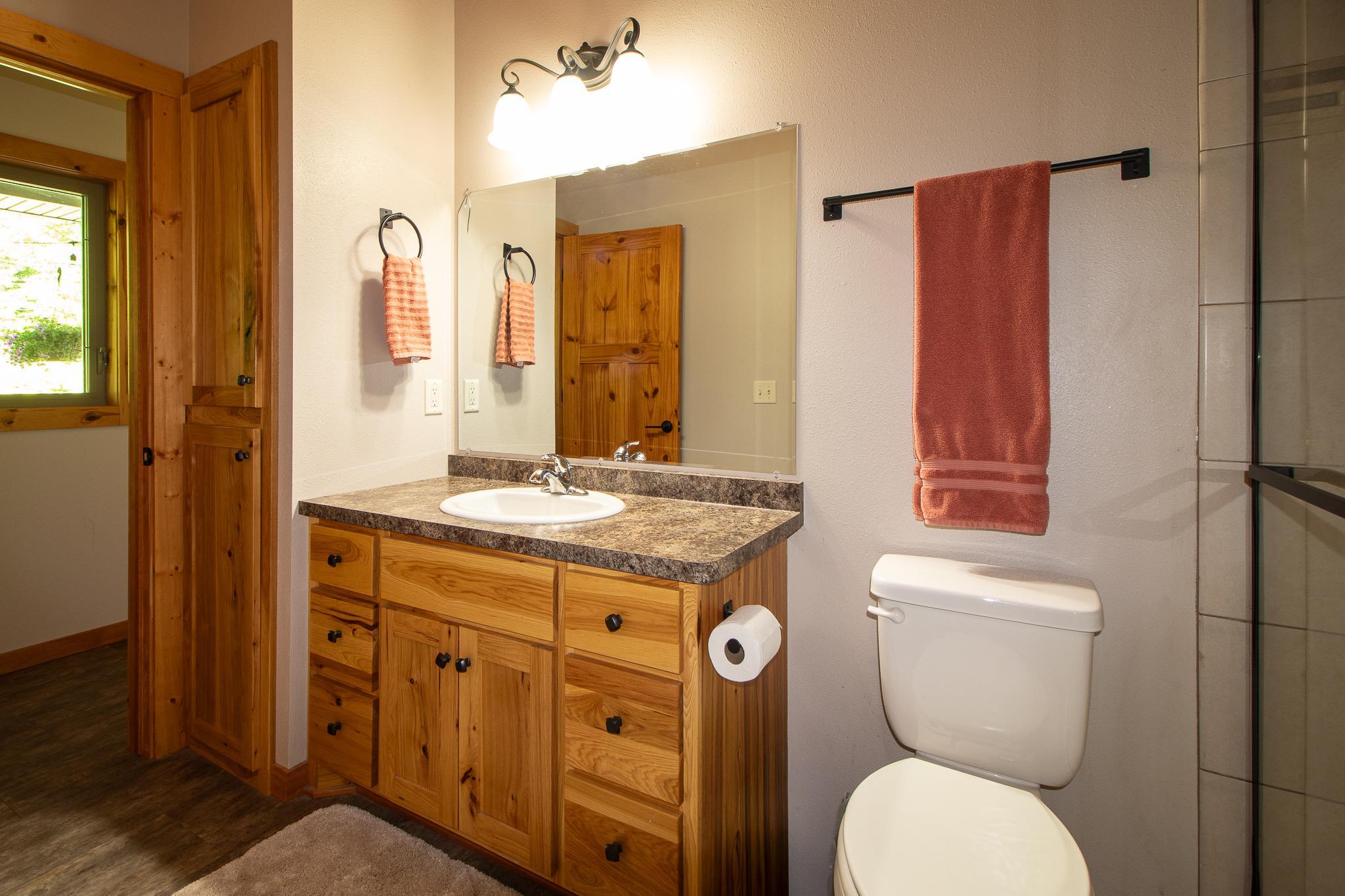 2019 single family home for sale at 22281 Shadow Point Road in Emily, MN — 5 bed, 2 bath (photo 14 of 47)