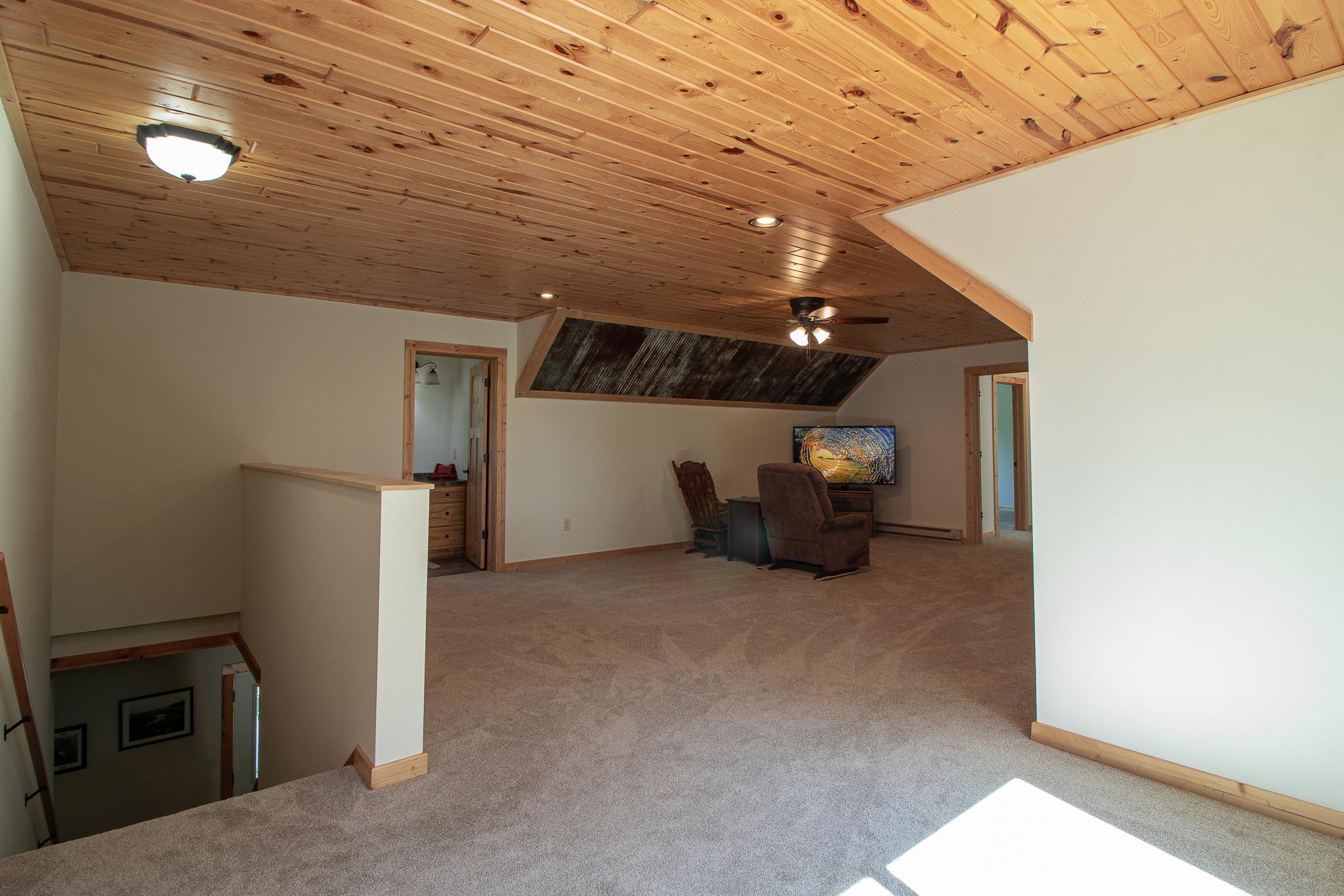 2019 single family home for sale at 22281 Shadow Point Road in Emily, MN — 5 bed, 2 bath (photo 17 of 47)