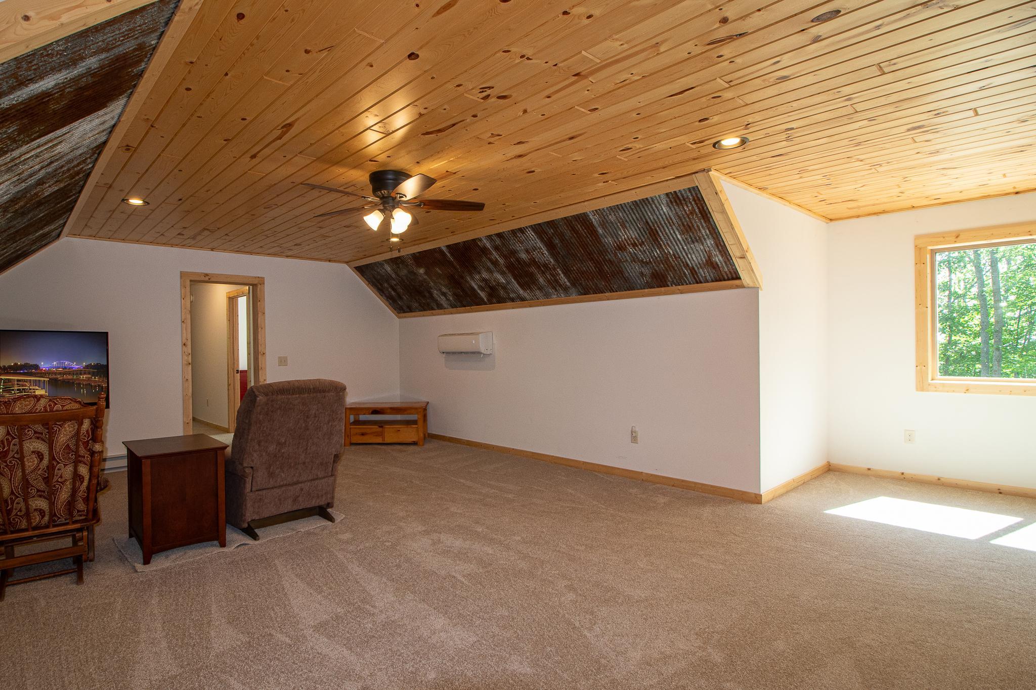2019 single family home for sale at 22281 Shadow Point Road in Emily, MN — 5 bed, 2 bath (photo 18 of 47)