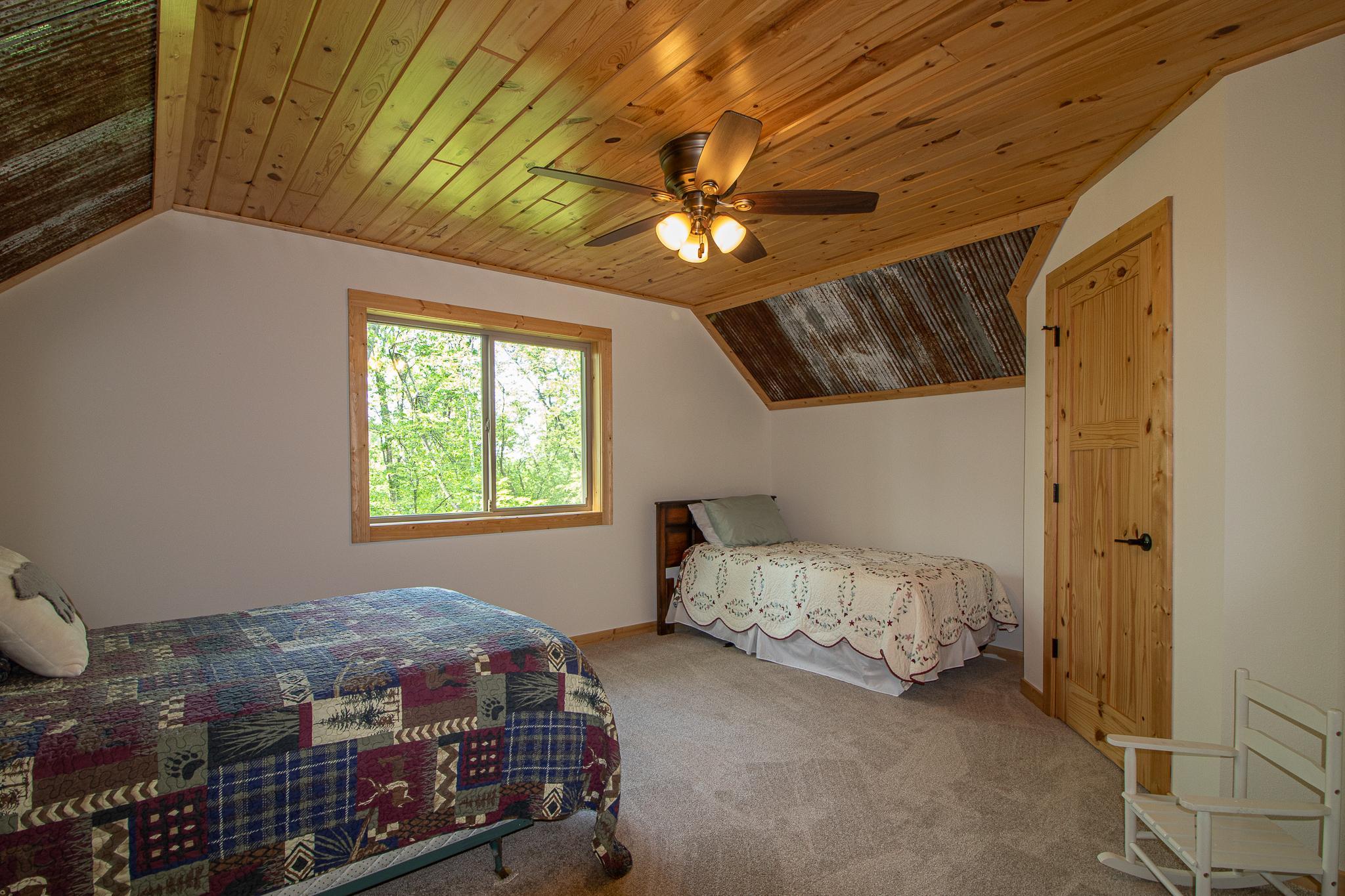 2019 single family home for sale at 22281 Shadow Point Road in Emily, MN — 5 bed, 2 bath (photo 21 of 47)
