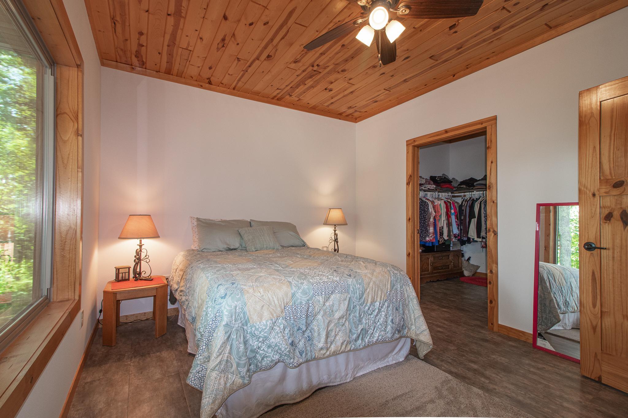 2019 single family home for sale at 22281 Shadow Point Road in Emily, MN — 5 bed, 2 bath (photo 10 of 47)