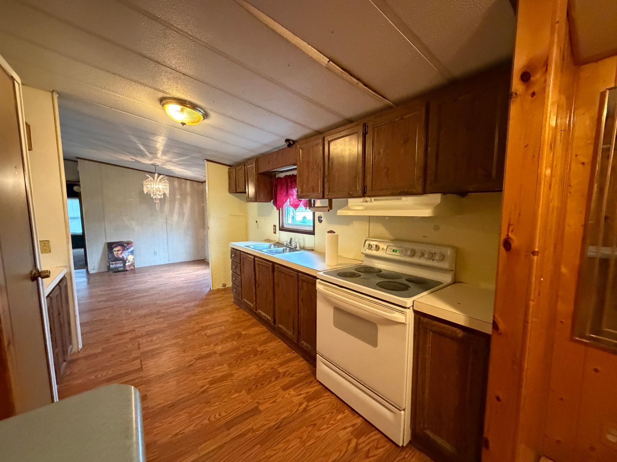 205 4th Avenue SW, Roseau MN 56751 - Photo 4 of 14