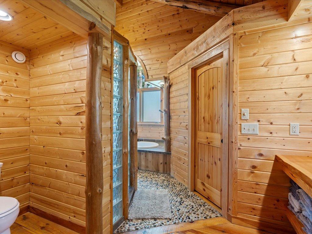 2007 single family home for sale at 1009 Bear Path Drive in Park Rapids, MN — 5 bed, 5 bath (photo 46 of 77)