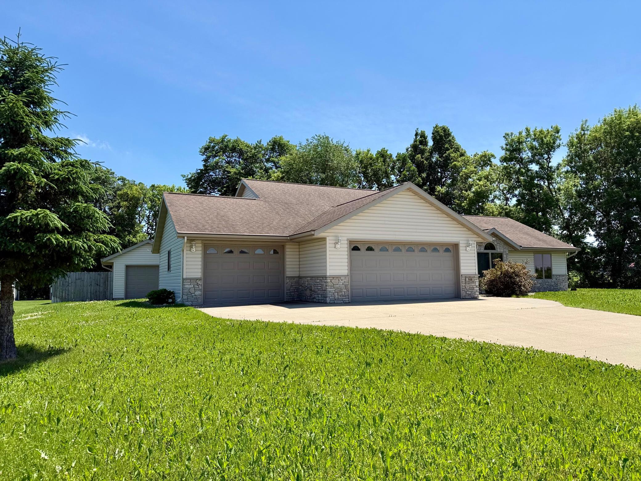 2006 single family home for sale at 508 Prairie Lane in Long Prairie, MN — 2 bed, 2 bath (photo 4 of 16)