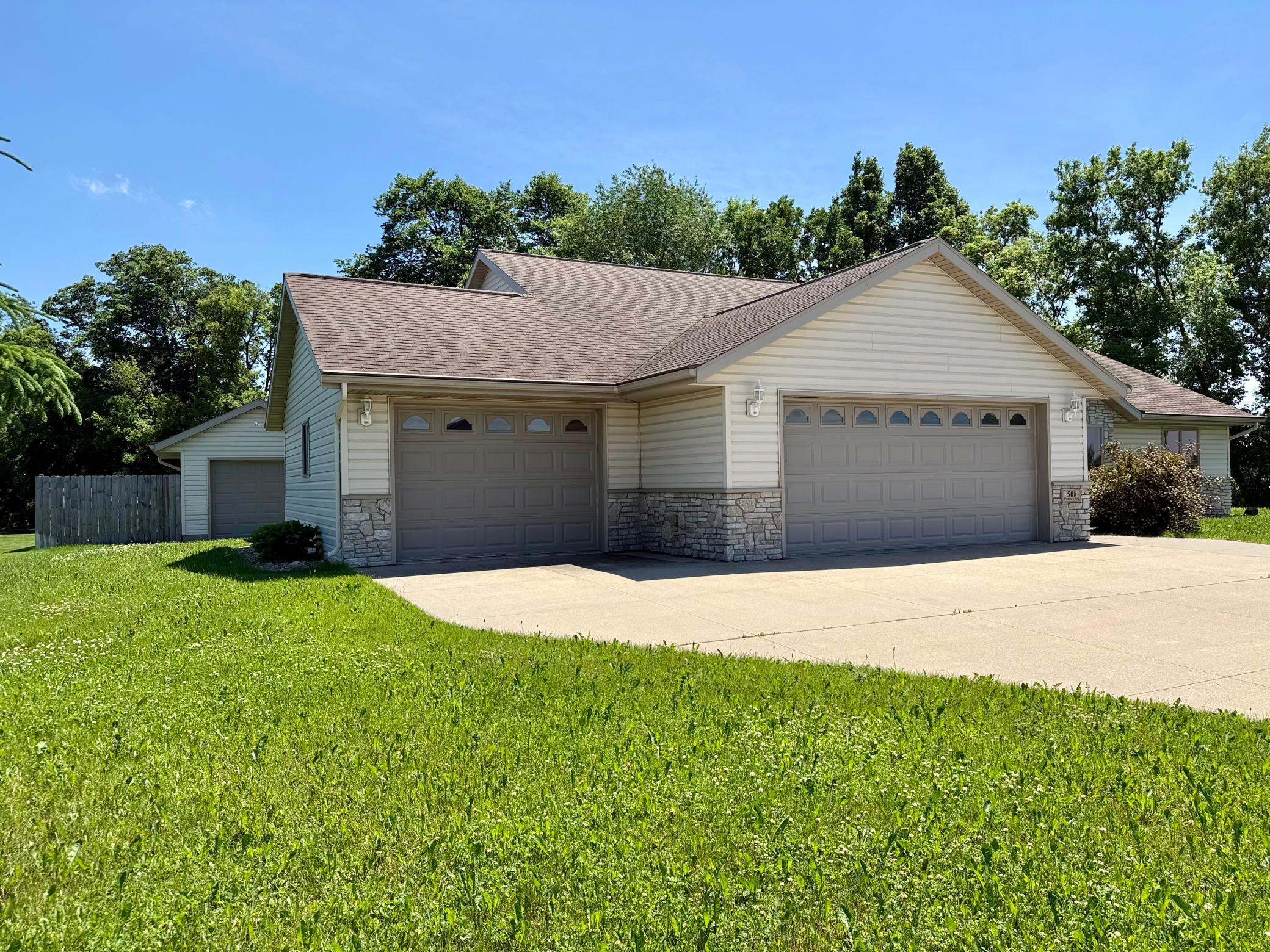2006 single family home for sale at 508 Prairie Lane in Long Prairie, MN — 2 bed, 2 bath (photo 5 of 16)