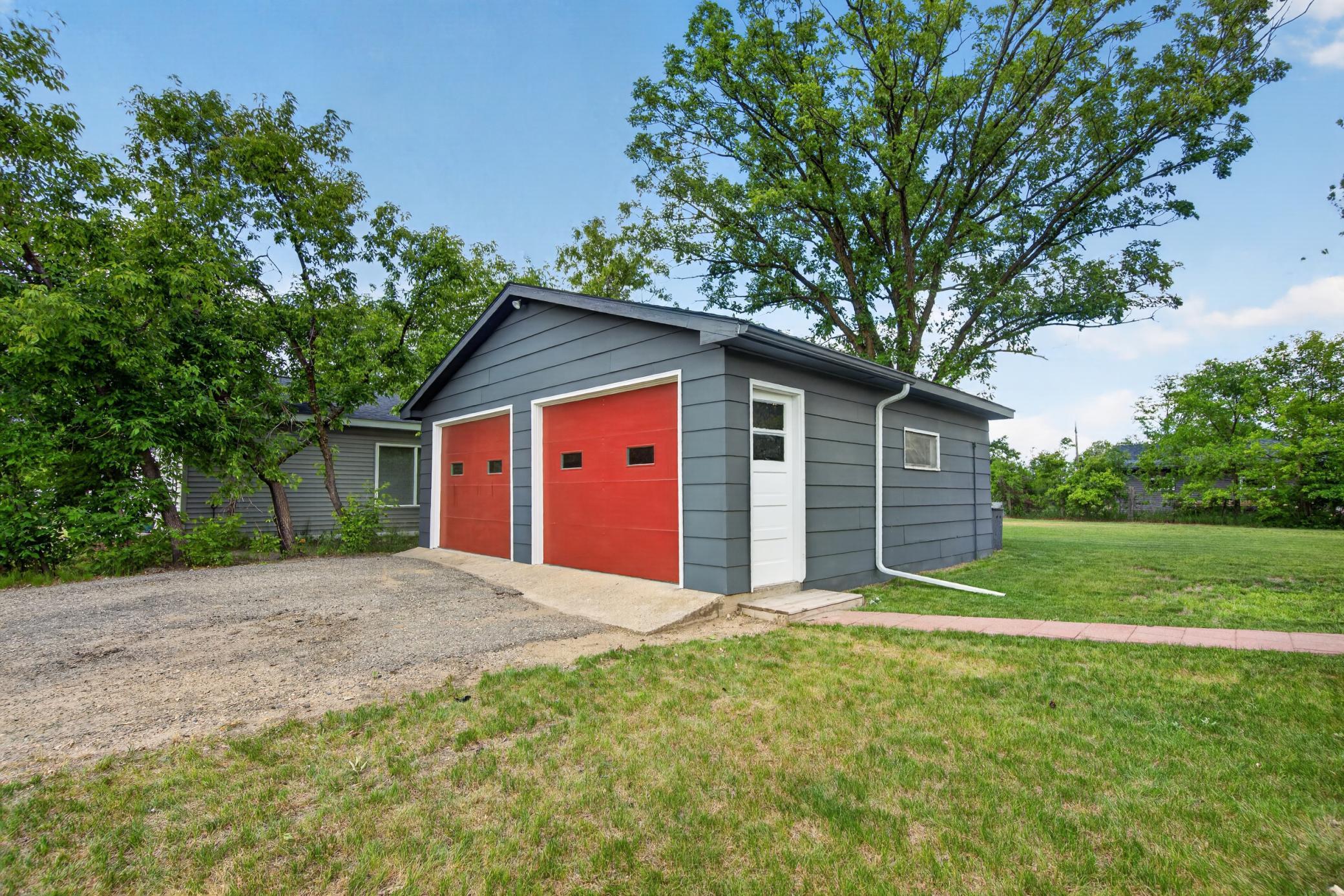 1946 single family home for sale at 213 Roosevelt Road SW in Bemidji, MN — 3 bed, 1 bath (photo 6 of 20)
