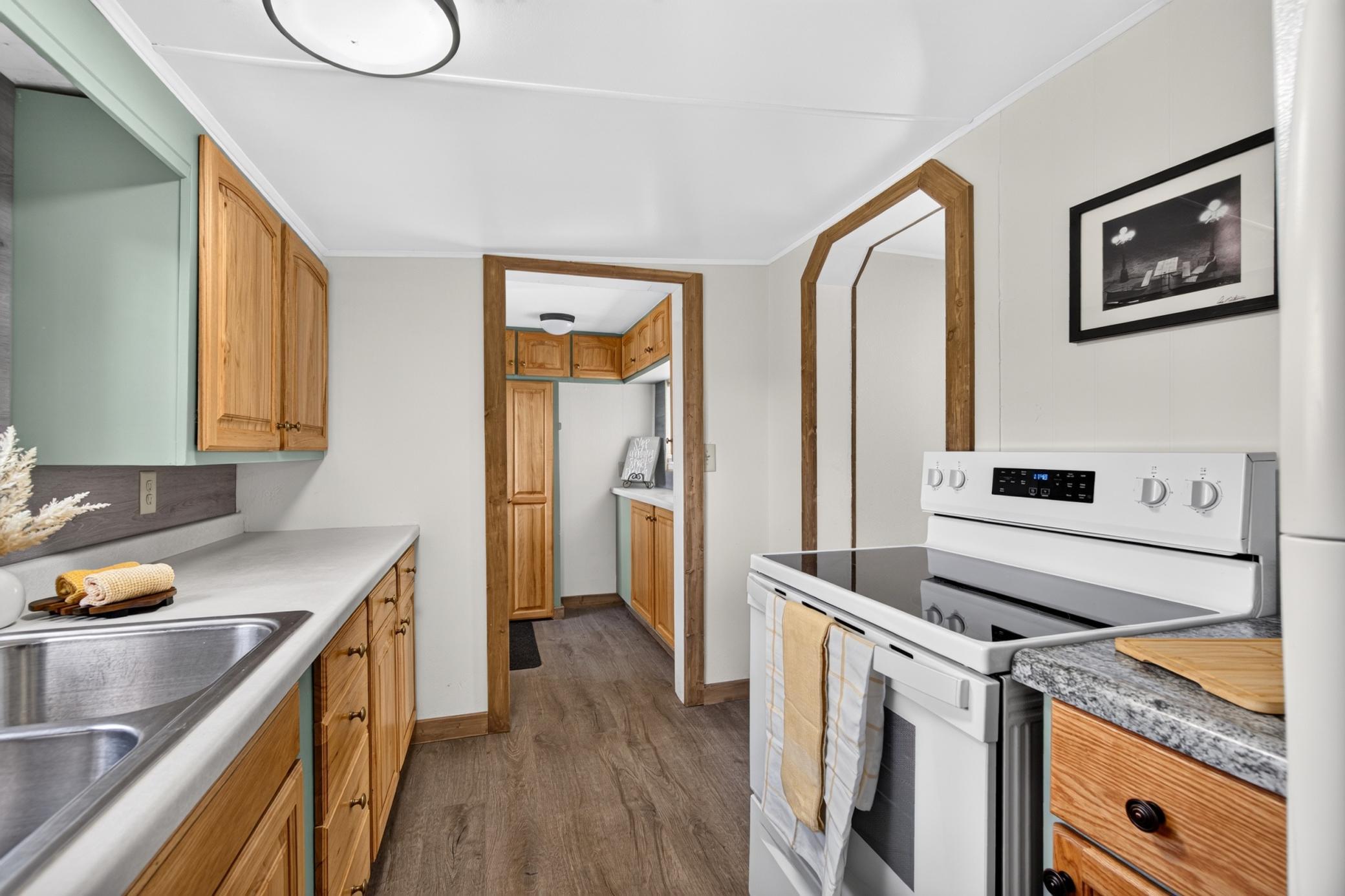 1946 single family home for sale at 213 Roosevelt Road SW in Bemidji, MN — 3 bed, 1 bath (photo 9 of 20)
