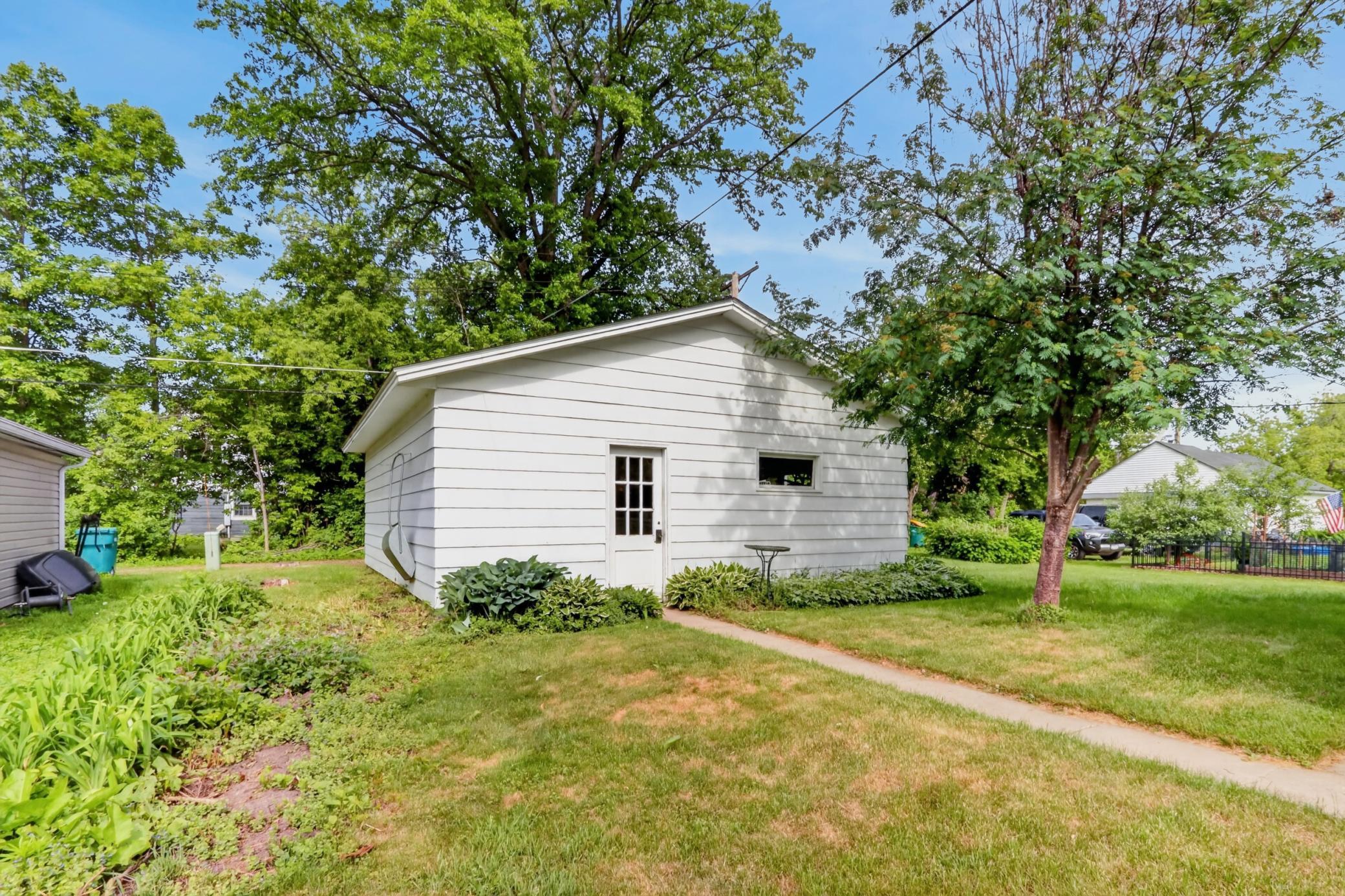 1939 single family home for sale at 1029 NW 1st Avenue in Grand Rapids, MN — 4 bed, 3 bath (photo 42 of 46)