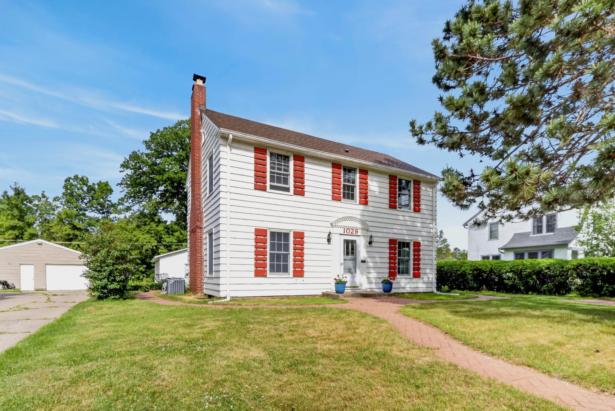 1939 single family home for sale at 1029 NW 1st Avenue in Grand Rapids, MN — 4 bed, 3 bath (photo 45 of 46)