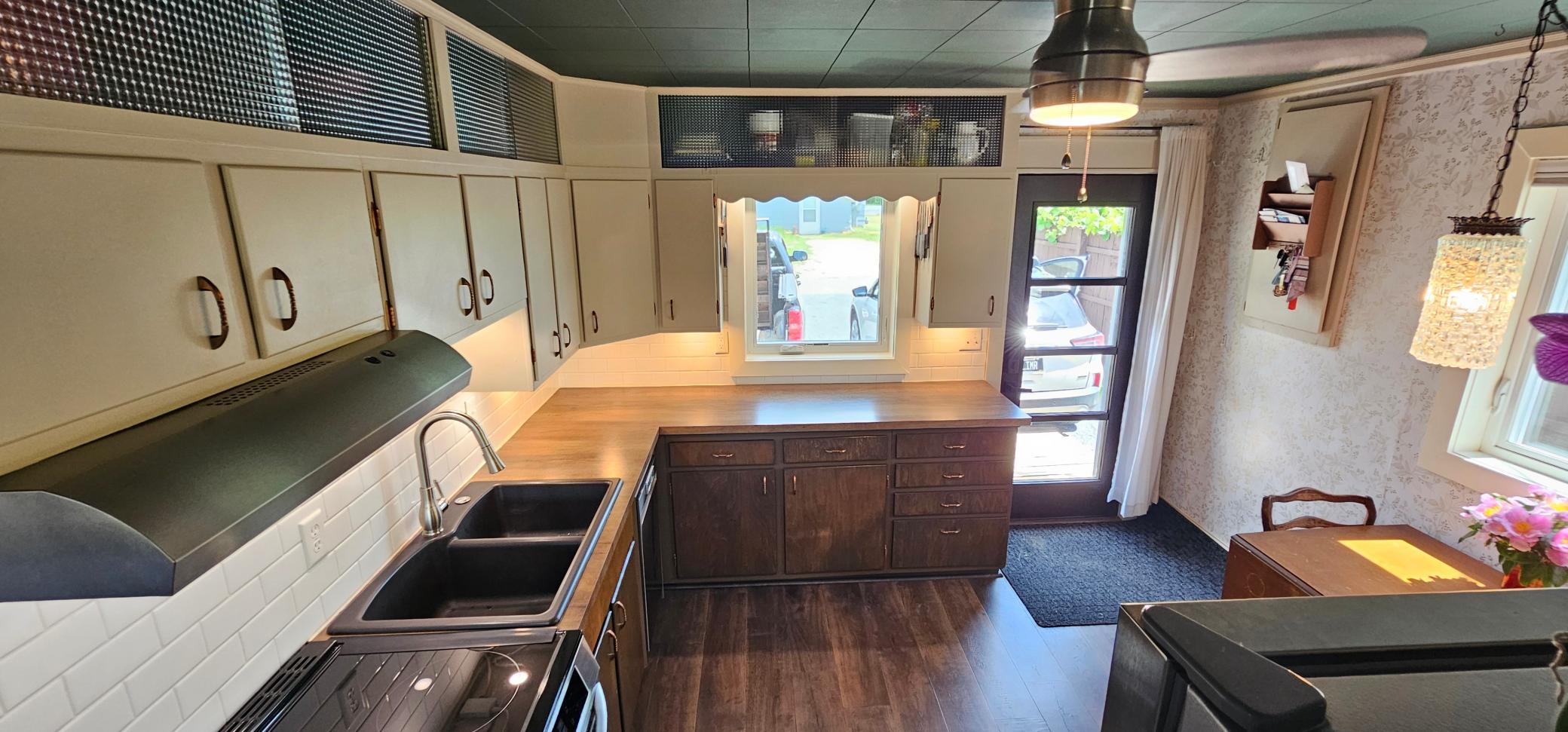 1970 single family home for sale at 1108 Irvine Avenue NW in Bemidji, MN — 3 bed, 2 bath (photo 7 of 52)