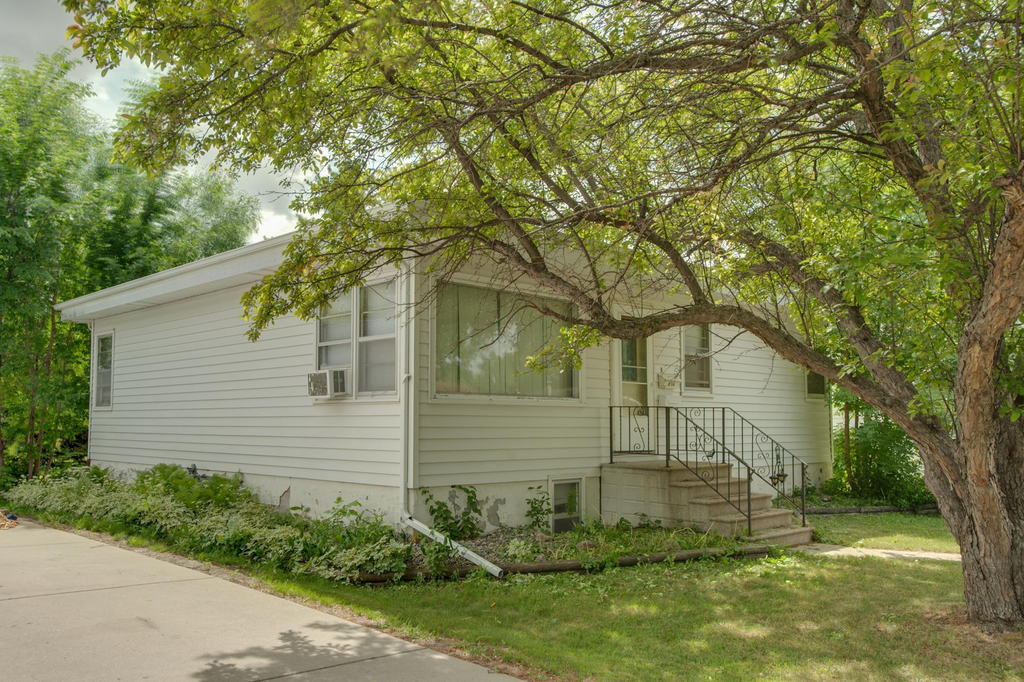 614 16th Street N, Moorhead MN 56560 - Photo 3 of 49