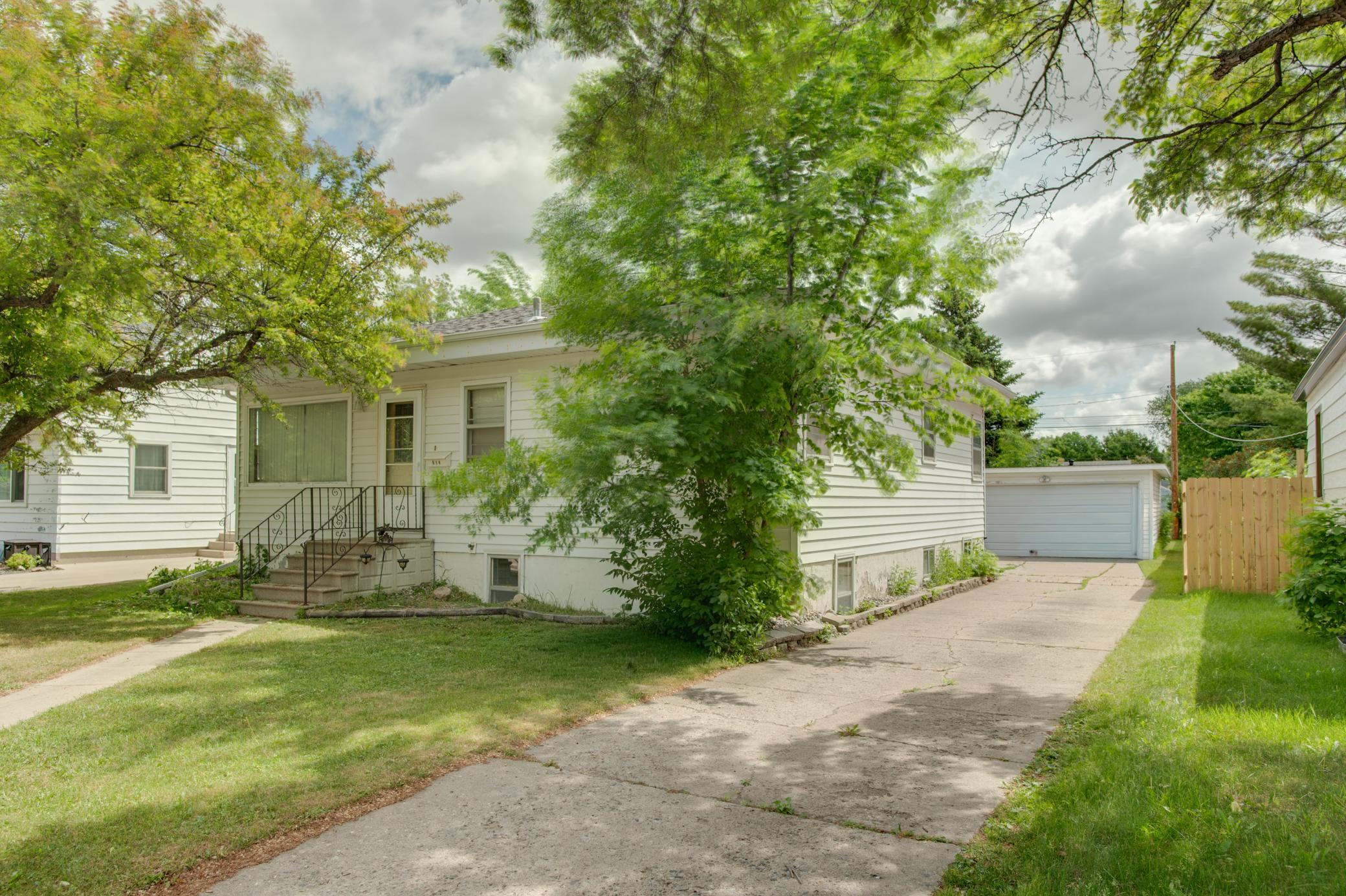 614 16th Street N, Moorhead MN 56560 - Photo 4 of 49