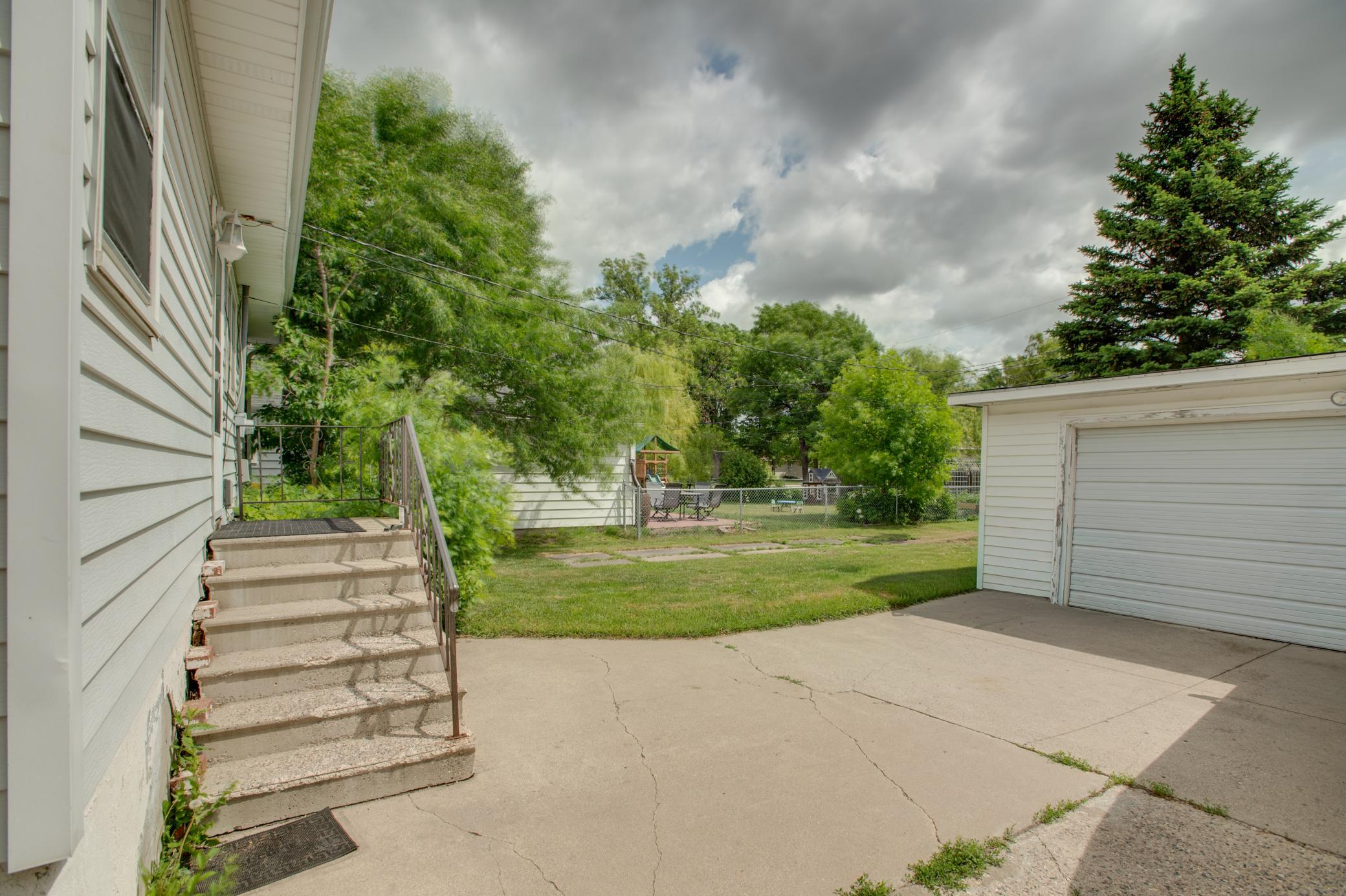 614 16th Street N, Moorhead MN 56560 - Photo 38 of 49
