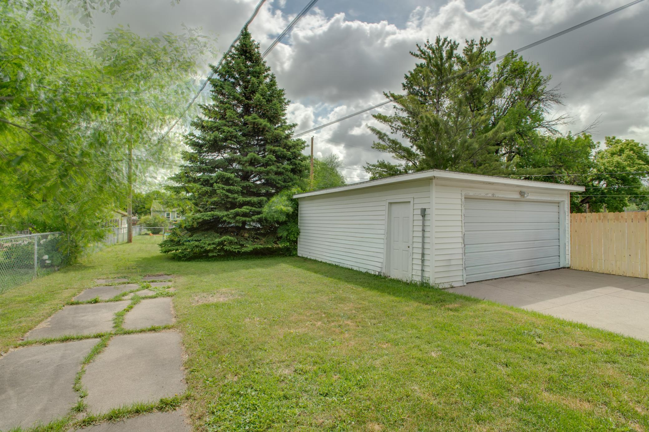 614 16th Street N, Moorhead MN 56560 - Photo 39 of 49
