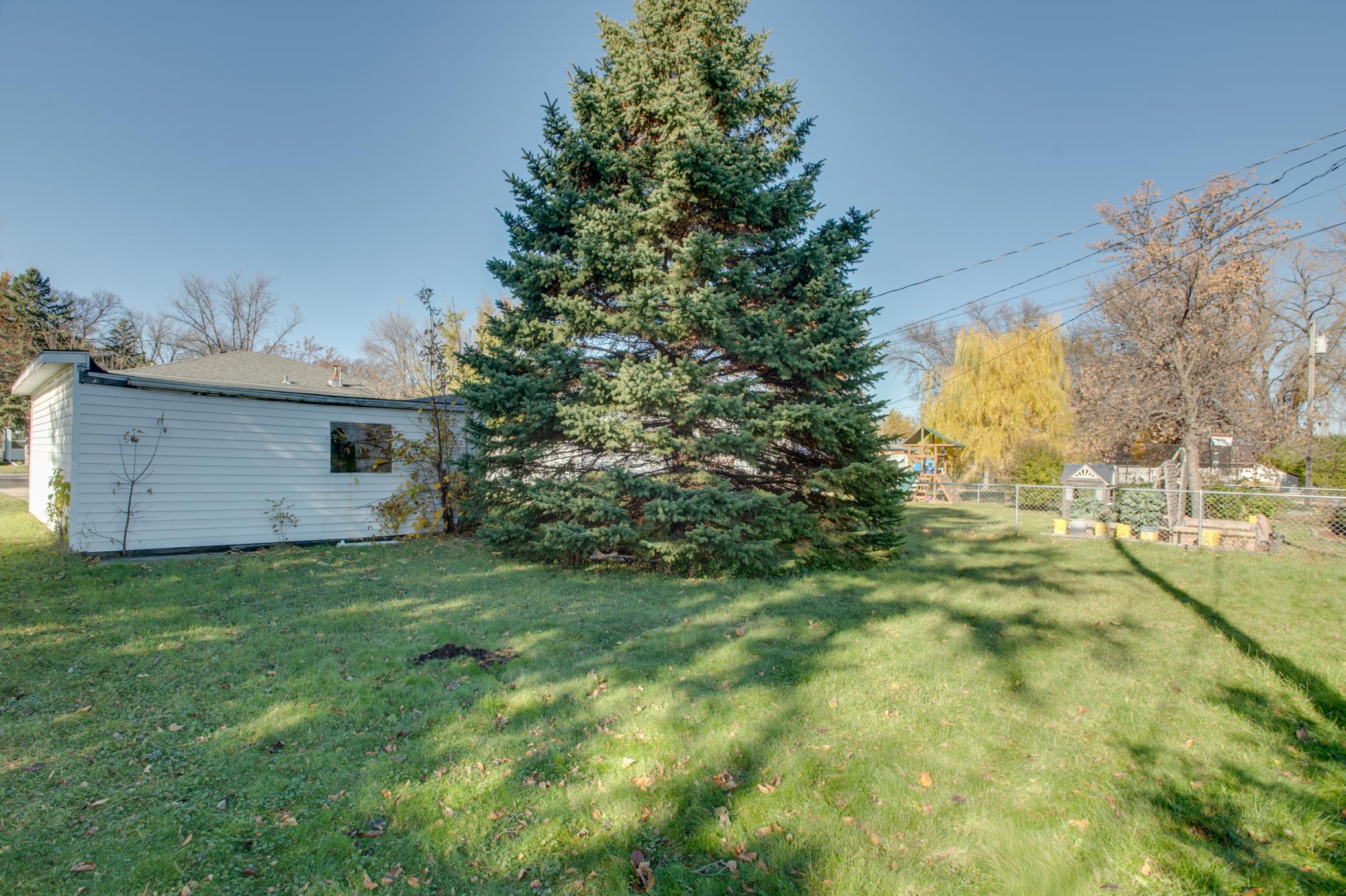 614 16th Street N, Moorhead MN 56560 - Photo 45 of 49