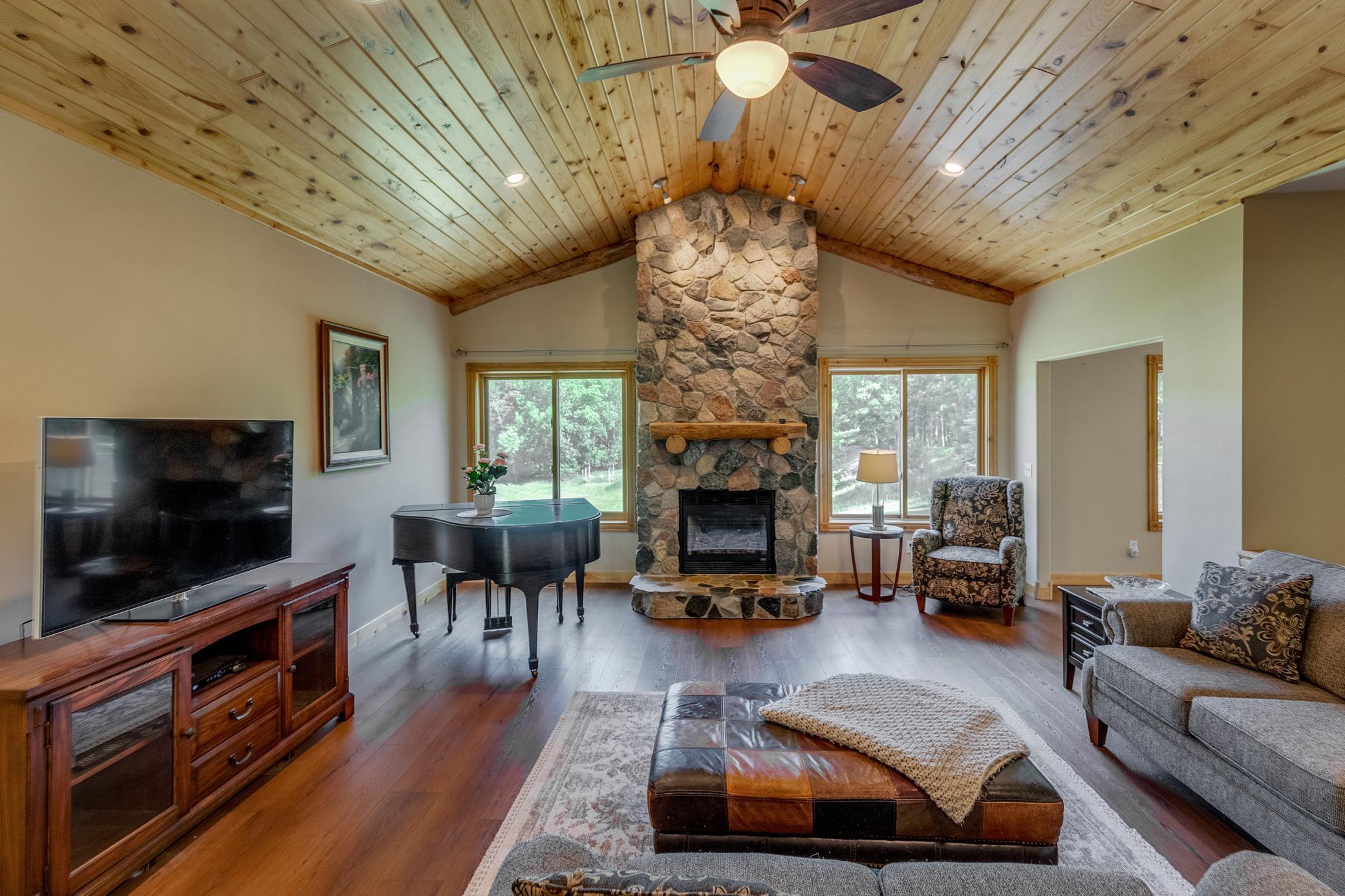 2005 single family home for sale at 5698 Kander Court in Nisswa, MN — 5 bed, 4 bath (photo 11 of 59)