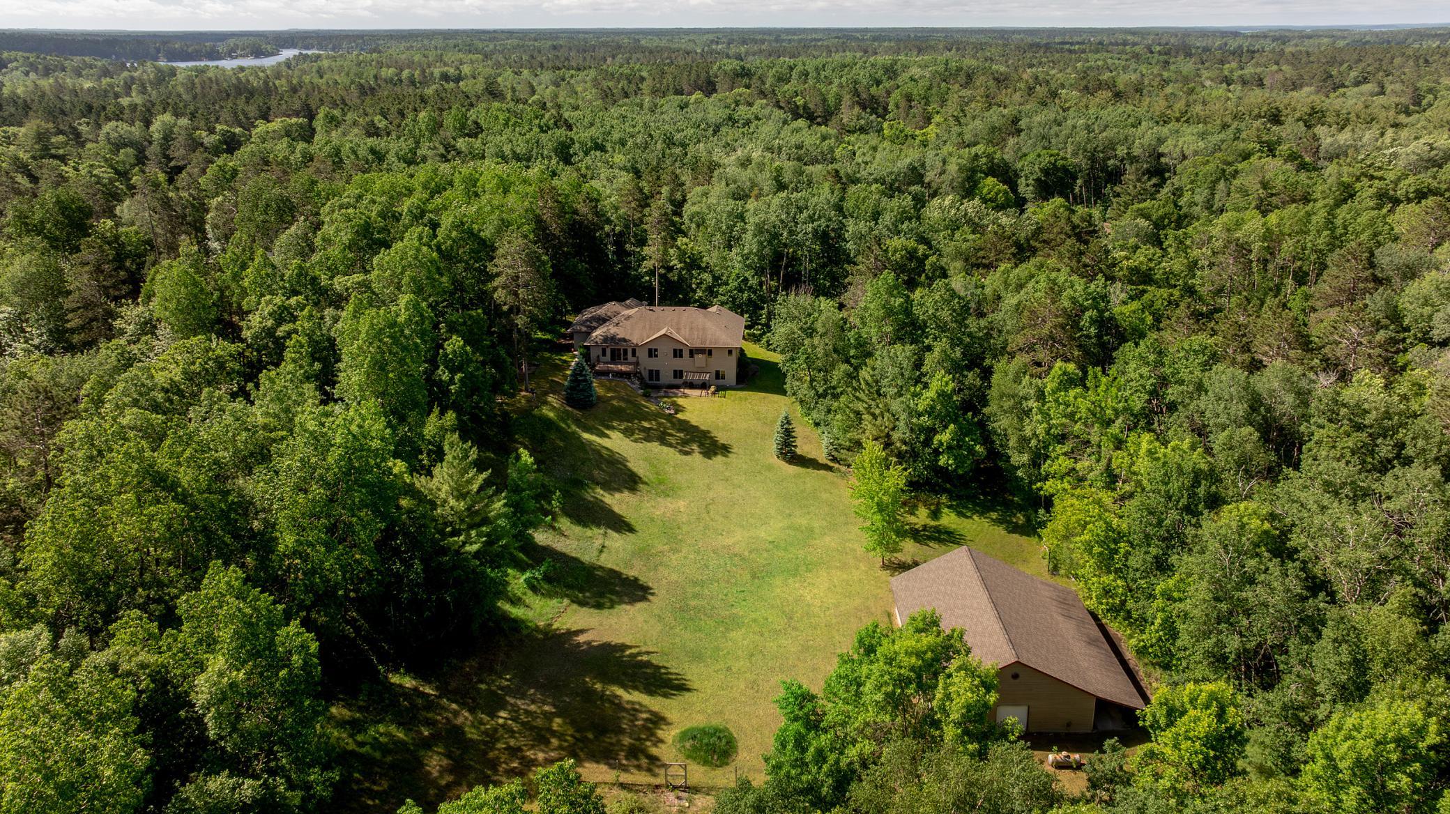 2005 single family home for sale at 5698 Kander Court in Nisswa, MN — 5 bed, 4 bath (photo 4 of 59)