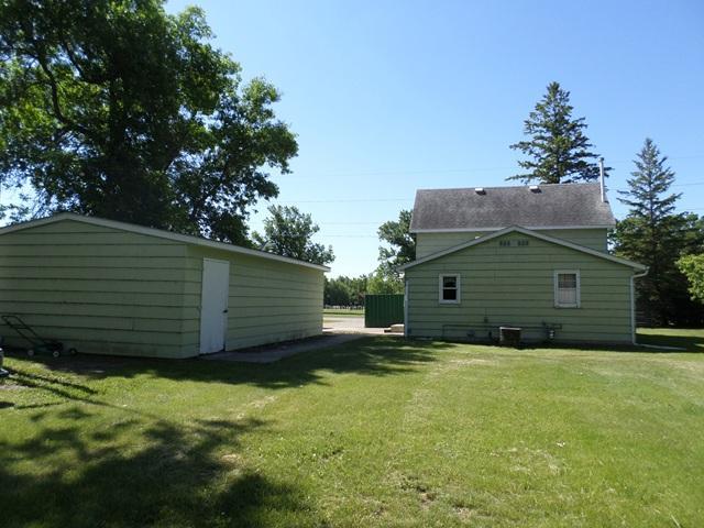 201 Greenwood Street E, Thief River Falls MN 56701 - Photo 23 of 32