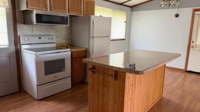 1977 single family home for sale at 407 Lake Avenue in Park Rapids, MN — 4 bed, 2 bath (photo 12 of 27)