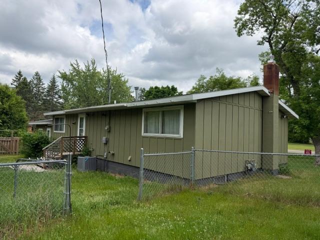 1977 single family home for sale at 407 Lake Avenue in Park Rapids, MN — 4 bed, 2 bath (photo 3 of 27)