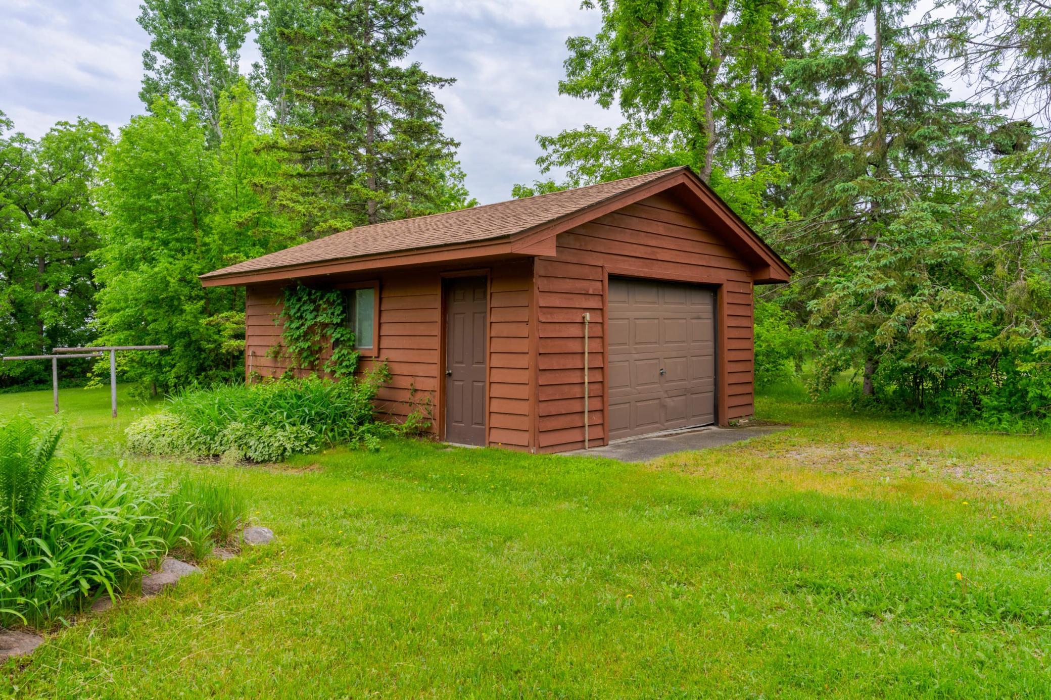 1972 single family home for sale at 51892 Wildflower Drive in Bemidji, MN — 4 bed, 3 bath (photo 16 of 48)