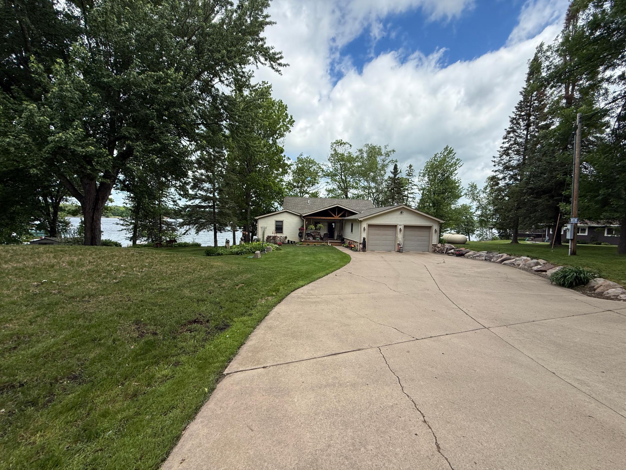 2006 single family home for sale at 32673 308th Place in Aitkin, MN — 3 bed, 3 bath (photo 2 of 33)