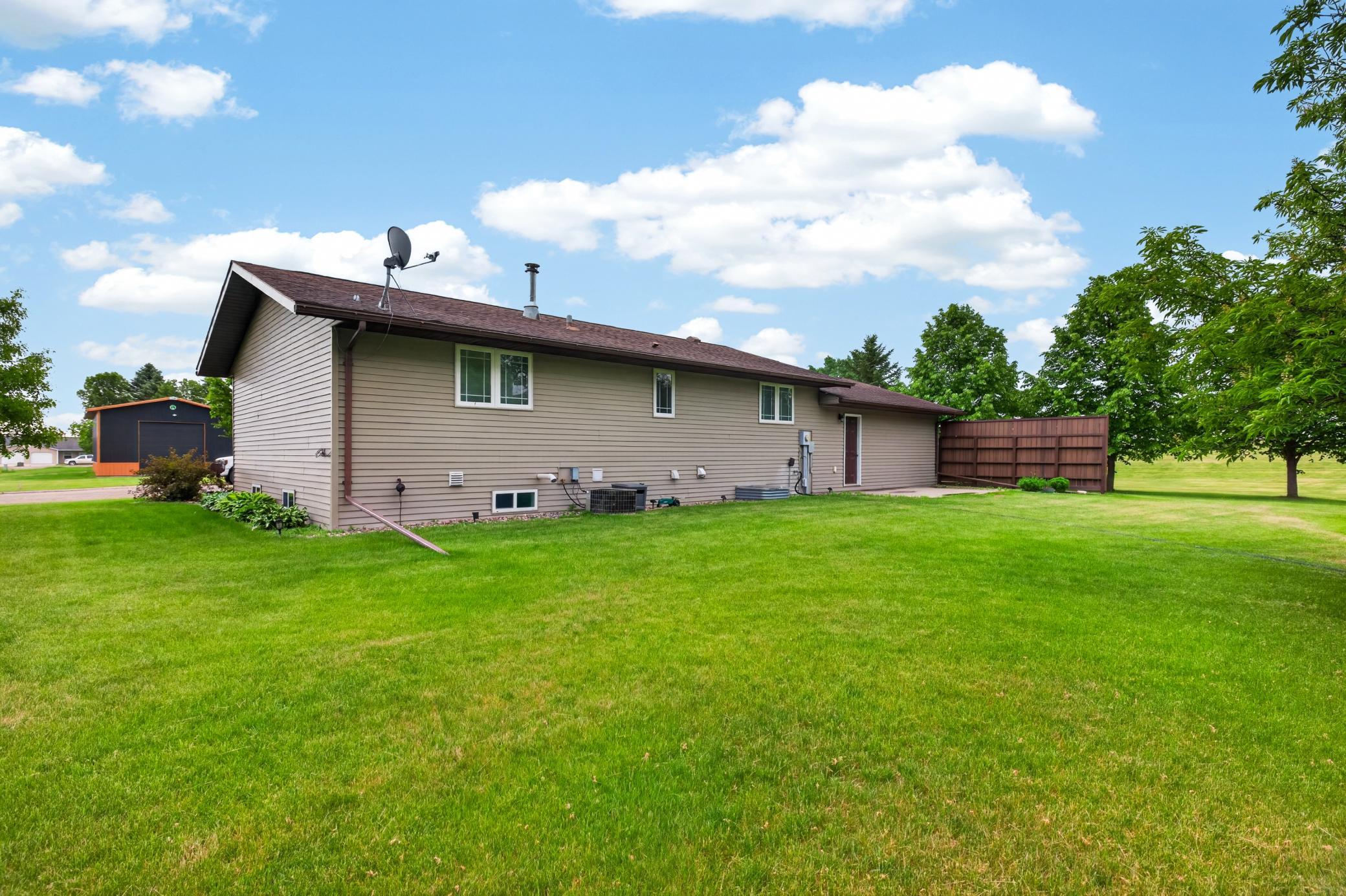 1980 single family home for sale at 101 Grant Street in Finley, ND — 3 bed, 2 bath (photo 16 of 36)