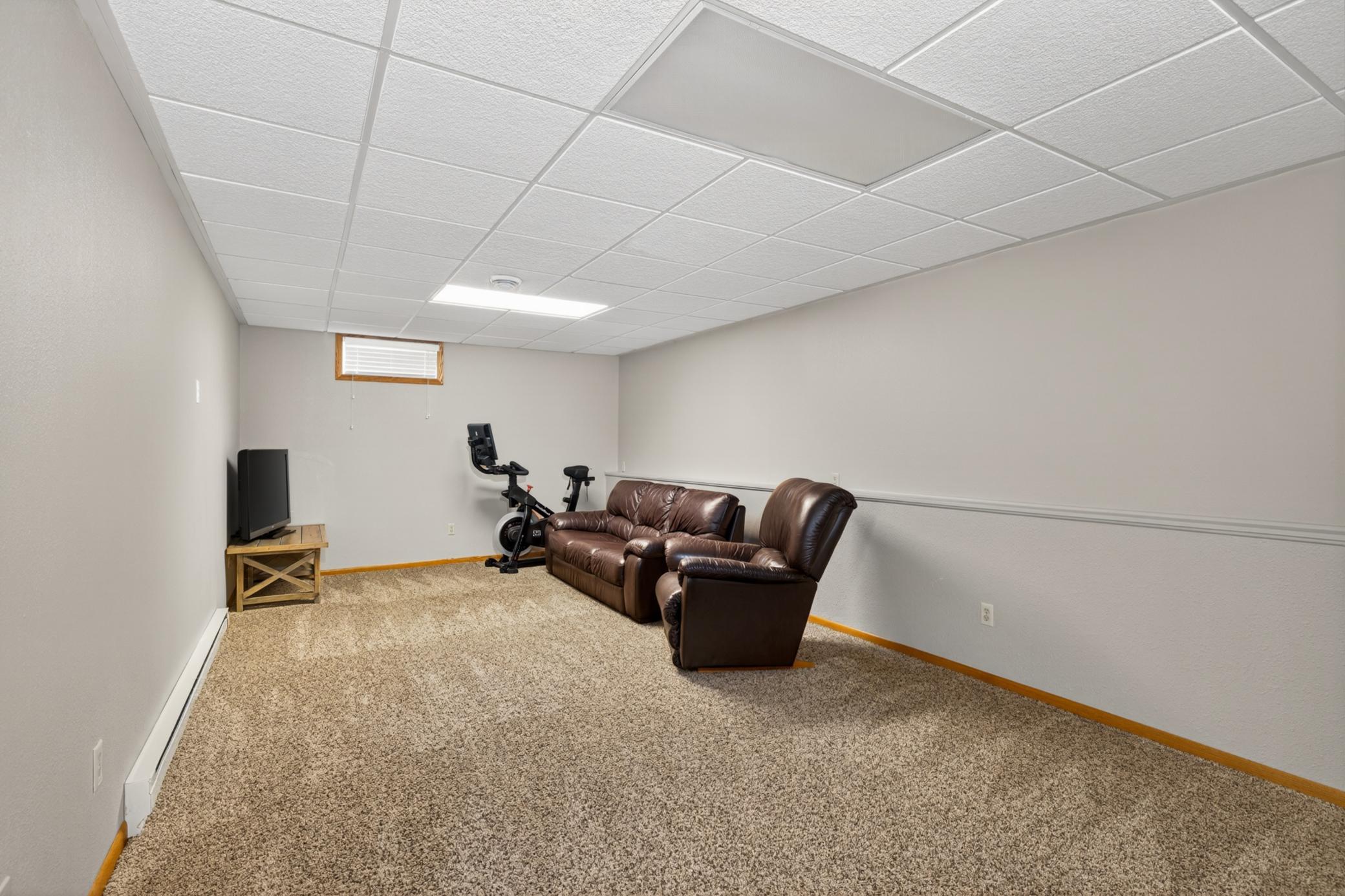 1980 single family home for sale at 101 Grant Street in Finley, ND — 3 bed, 2 bath (photo 19 of 36)