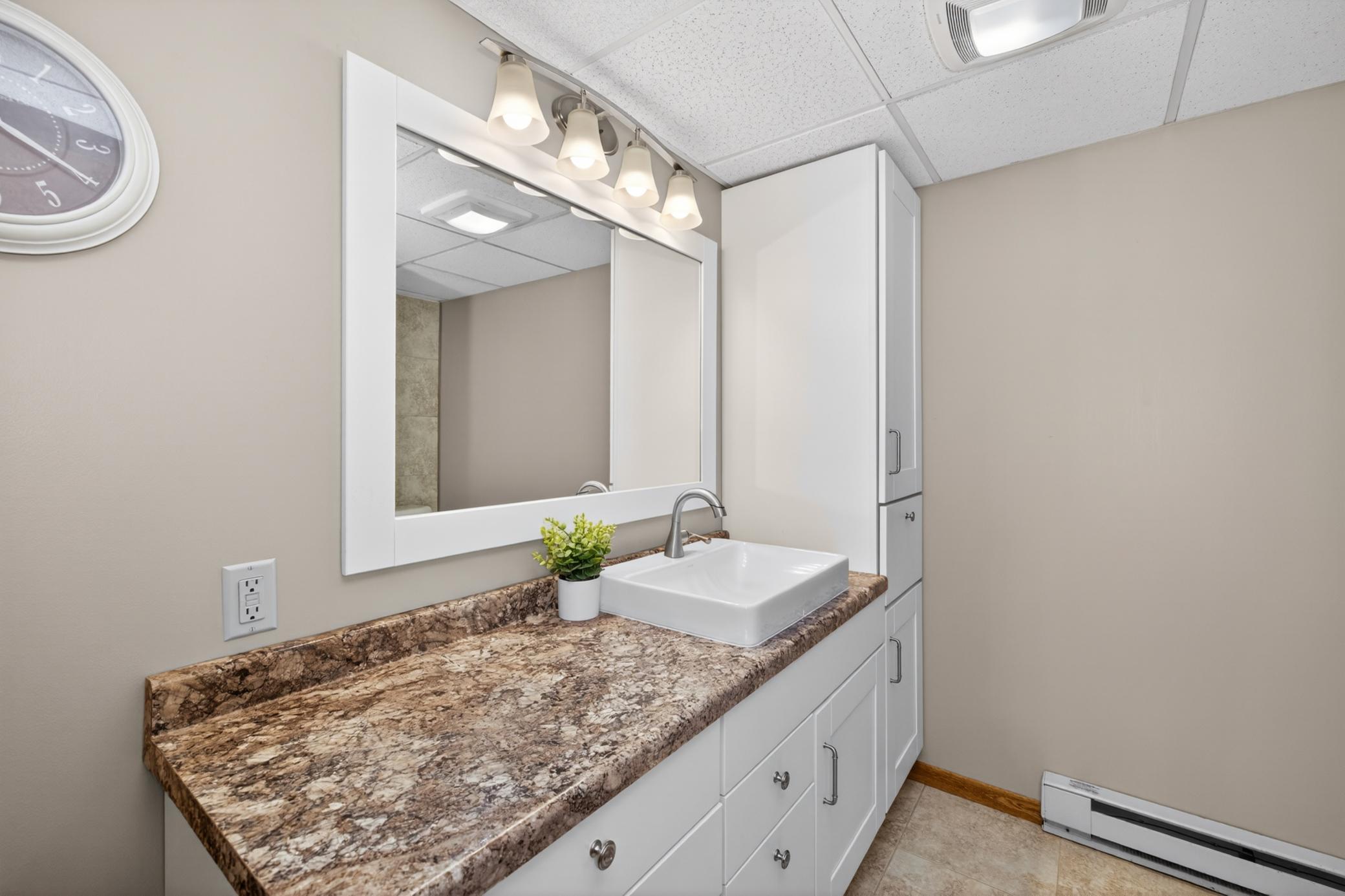 1980 single family home for sale at 101 Grant Street in Finley, ND — 3 bed, 2 bath (photo 23 of 36)