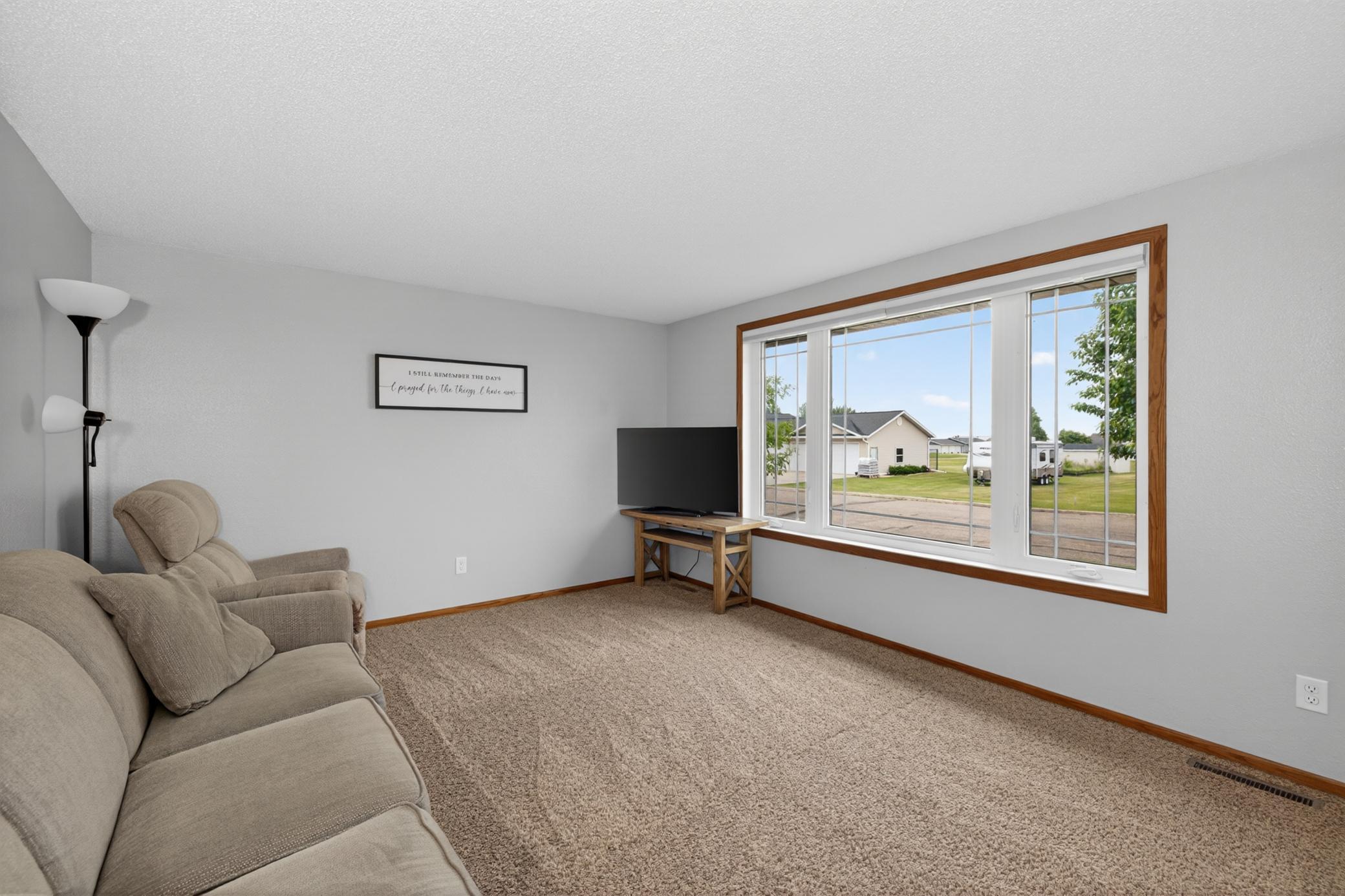 1980 single family home for sale at 101 Grant Street in Finley, ND — 3 bed, 2 bath (photo 30 of 36)