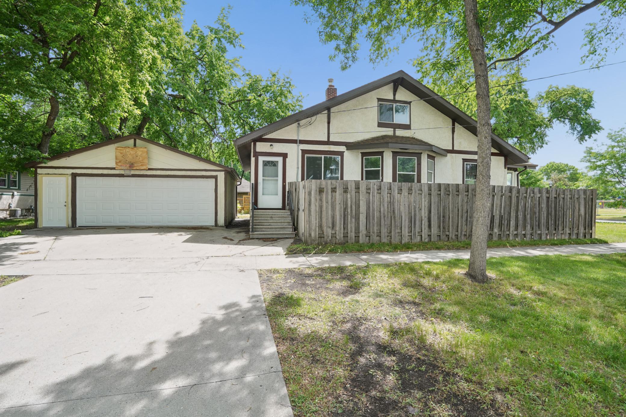 223 11th Avenue N, Fargo ND 58102 - Photo 3 of 28