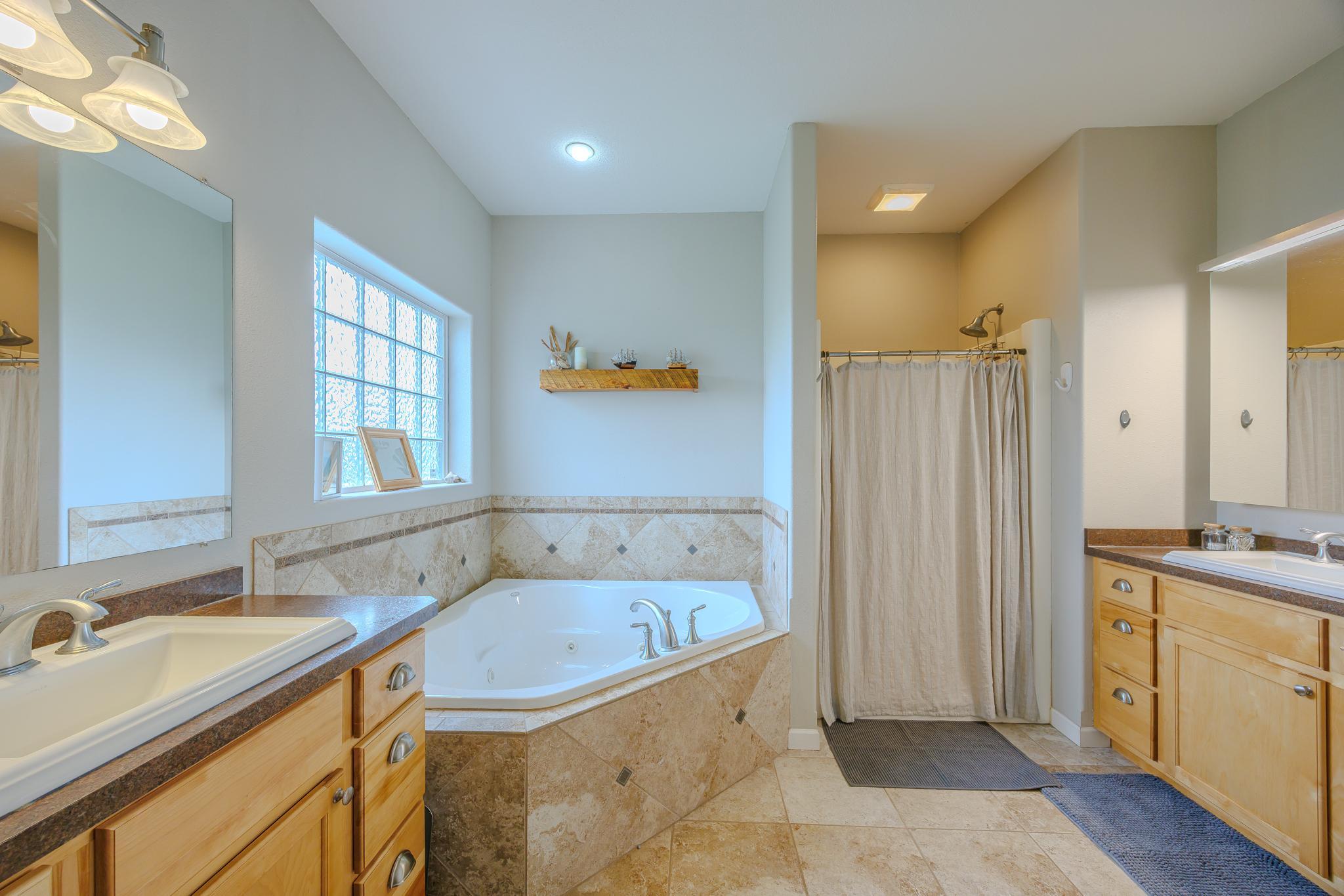 2008 single family home for sale at 1320 Whiting Road NW, Unit 39 in Bemidji, MN — 4 bed, 3 bath (photo 24 of 95)