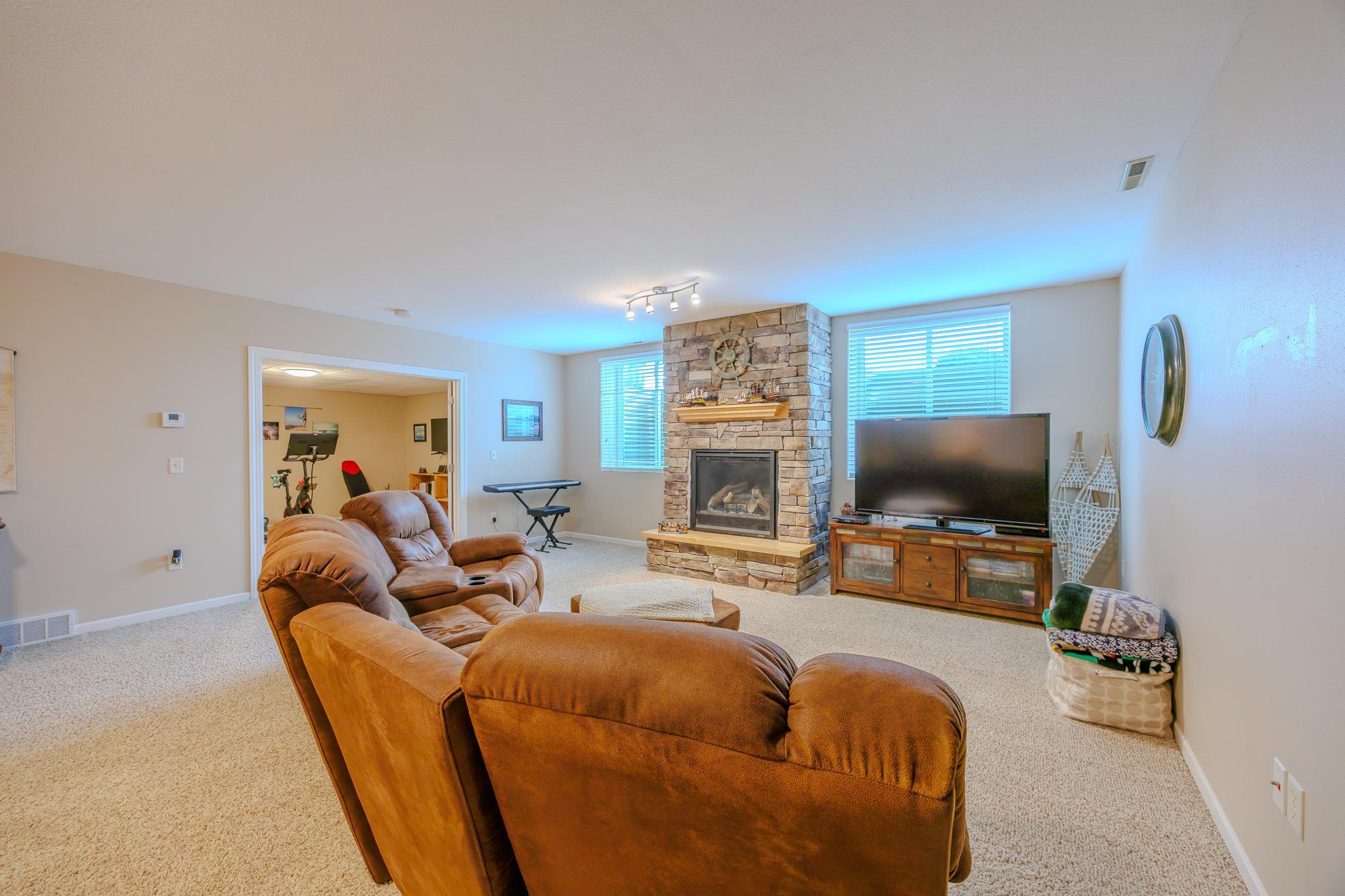 2008 single family home for sale at 1320 Whiting Road NW, Unit 39 in Bemidji, MN — 4 bed, 3 bath (photo 37 of 95)
