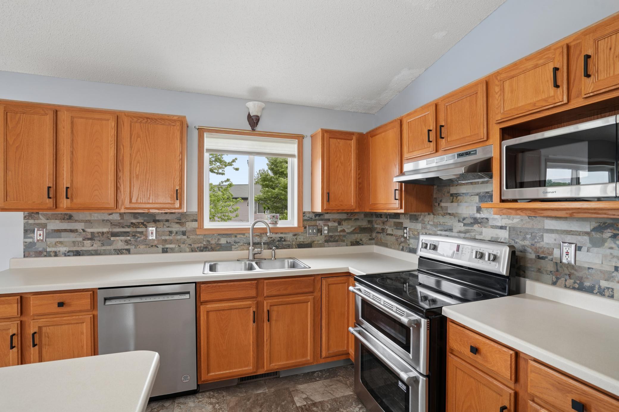 1719 Huntington Court, West Fargo ND 58078 - Photo 14 of 50