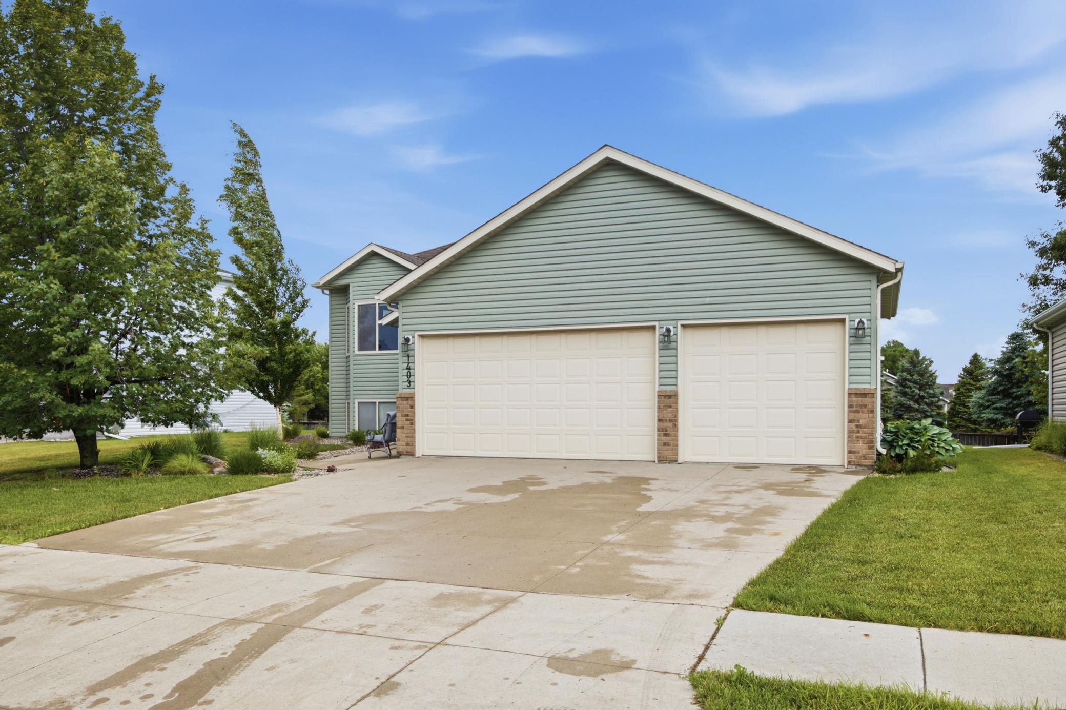 1403 35th Street S Circle, Moorhead MN 56560 - Photo 2 of 33