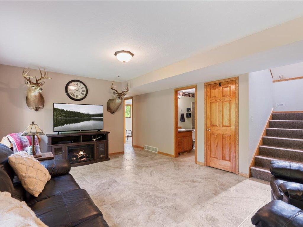 1995 single family home for sale at 8343 Timber Lane in Nisswa, MN — 3 bed, 3 bath (photo 19 of 48)