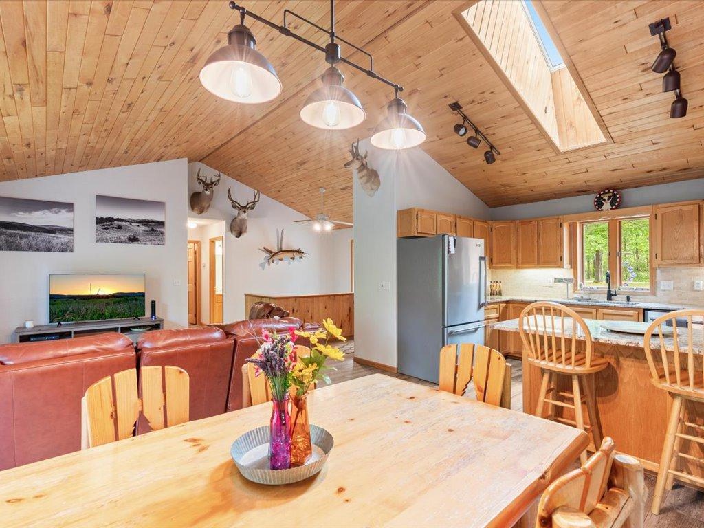 1995 single family home for sale at 8343 Timber Lane in Nisswa, MN — 3 bed, 3 bath (photo 5 of 48)