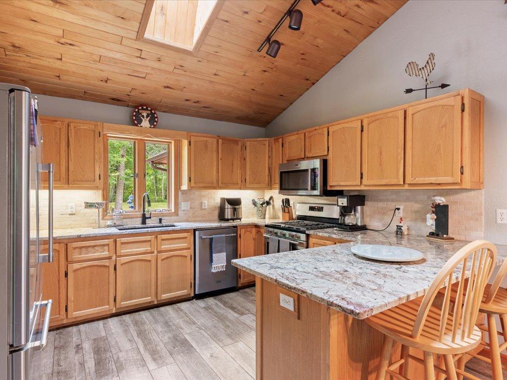 1995 single family home for sale at 8343 Timber Lane in Nisswa, MN — 3 bed, 3 bath (photo 6 of 48)