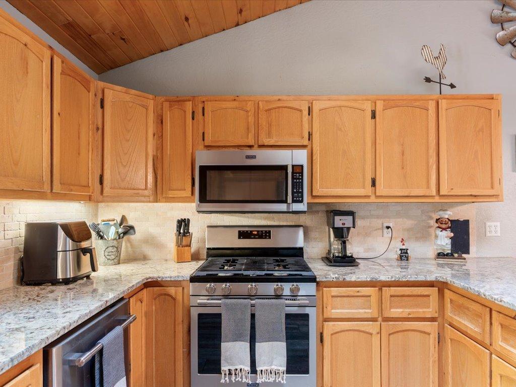 1995 single family home for sale at 8343 Timber Lane in Nisswa, MN — 3 bed, 3 bath (photo 7 of 48)