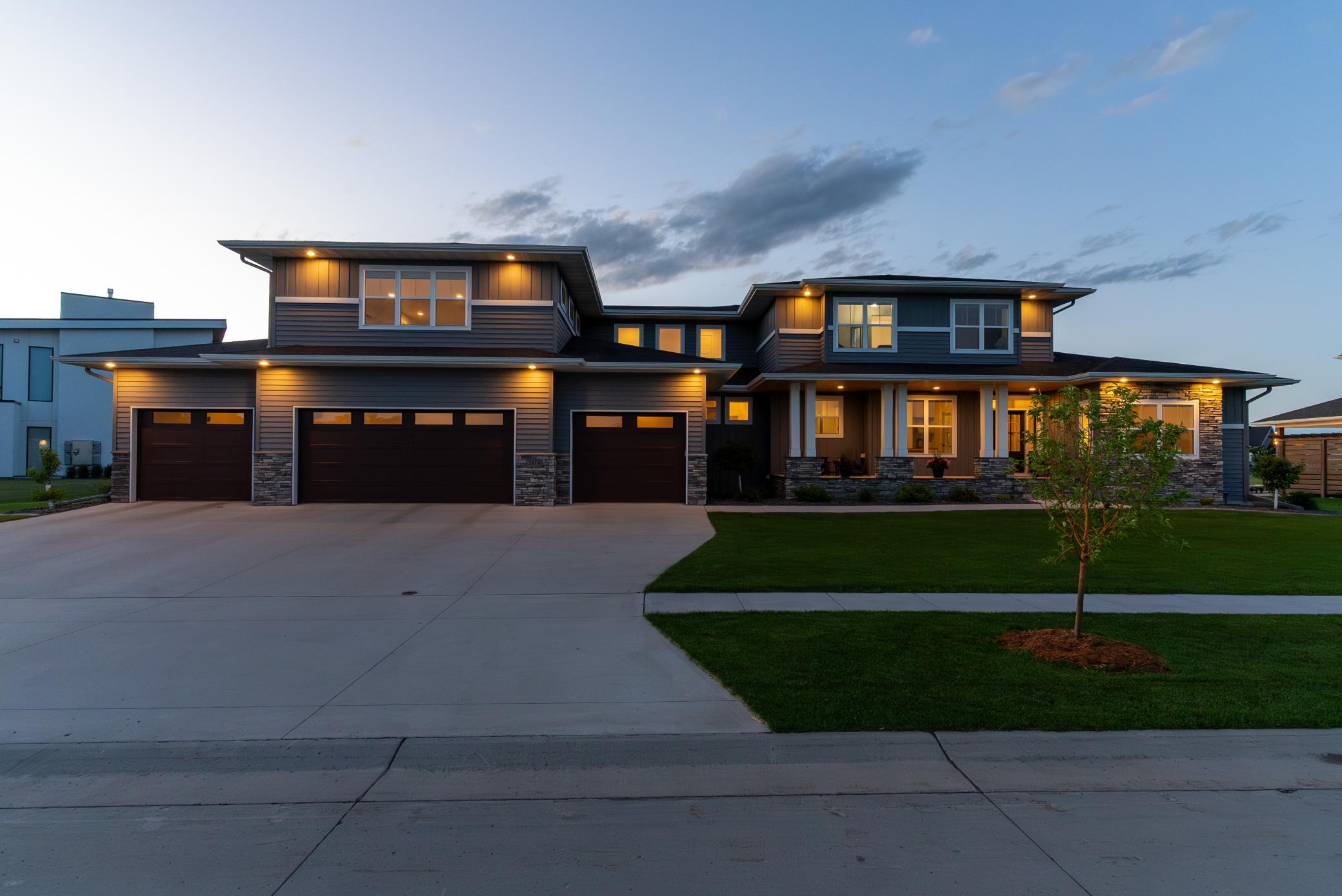 2815 Rivers Bend E Drive, West Fargo ND 58078 - Photo 4 of 16