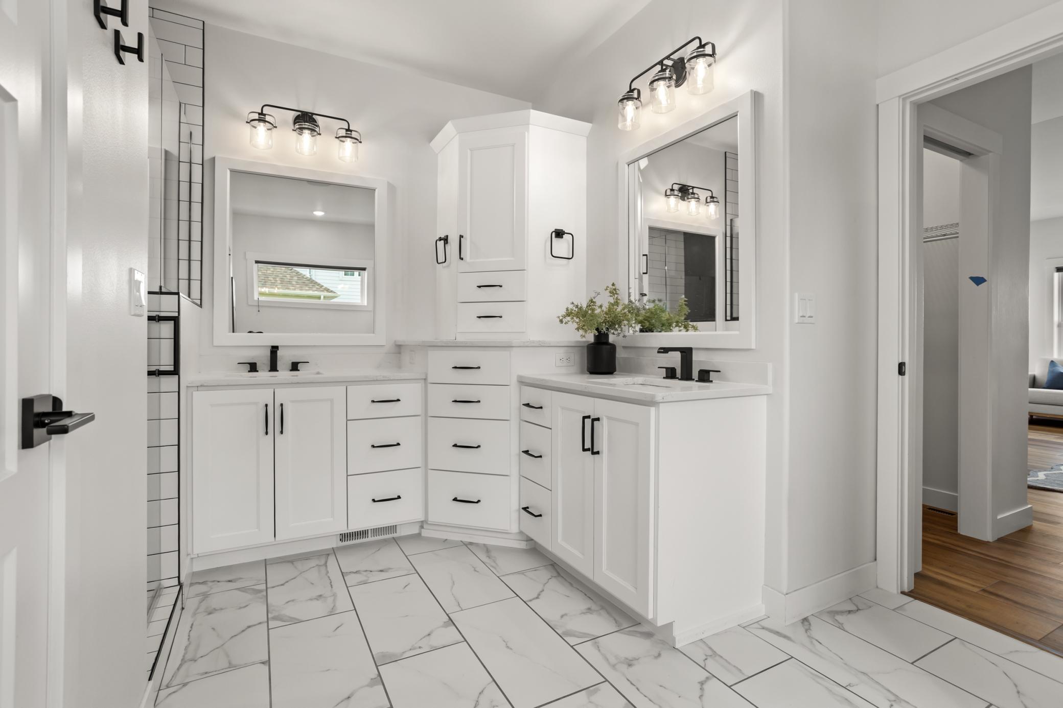 2021 single family home for sale at 2815 Rivers Bend Drive E in West Fargo, ND — 6 bed, 6 bath (photo 27 of 95)