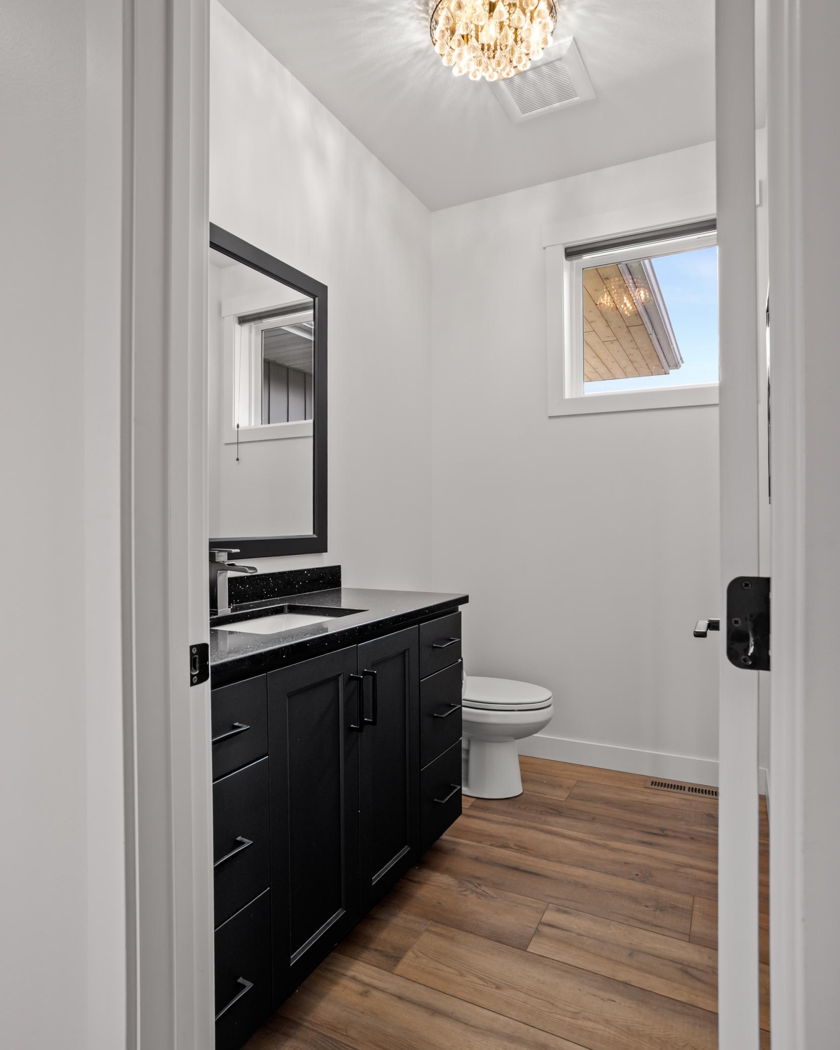 2021 single family home for sale at 2815 Rivers Bend Drive E in West Fargo, ND — 6 bed, 6 bath (photo 34 of 95)