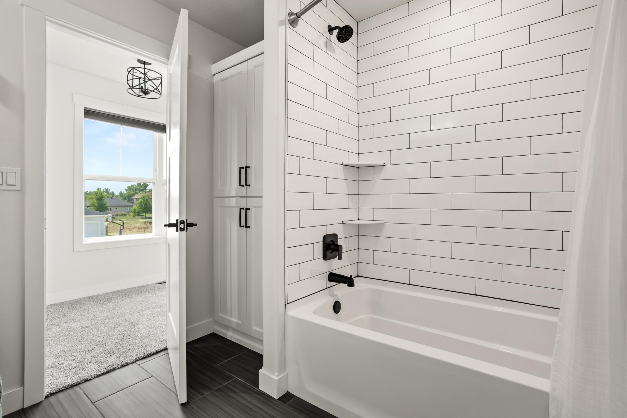 2021 single family home for sale at 2815 Rivers Bend Drive E in West Fargo, ND — 6 bed, 6 bath (photo 46 of 95)